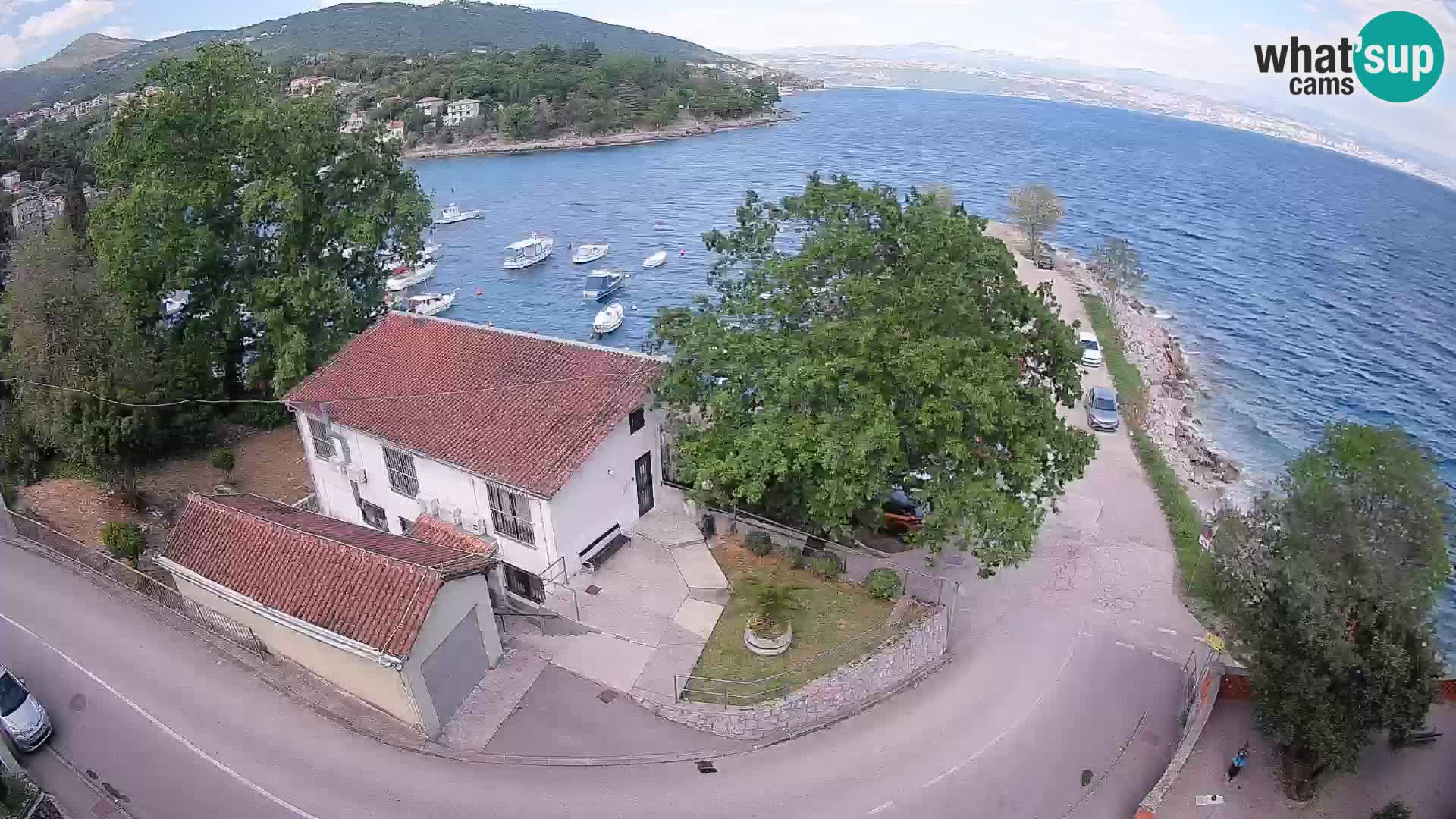 Spletna kamera pristanišče Ika – Pogled v živo na pristanišče in luči Opatije