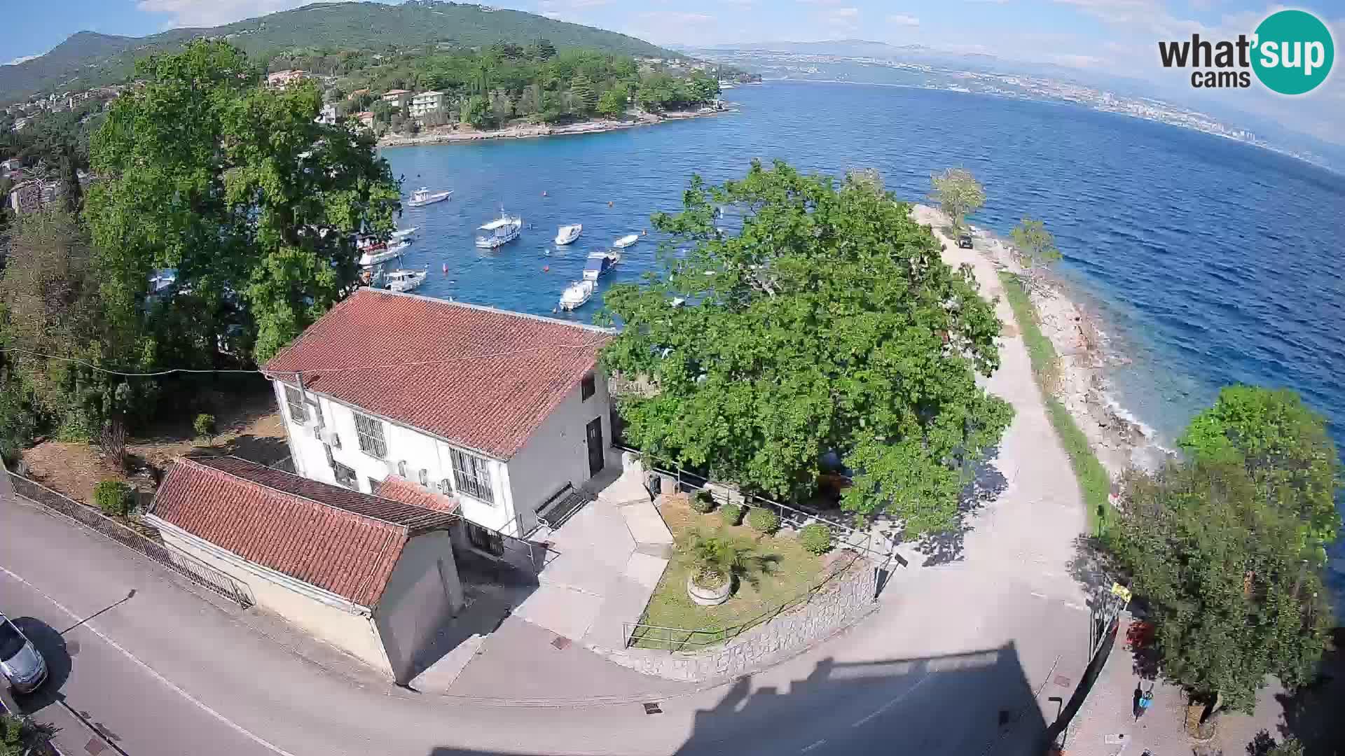 Web kamera luka Ika – Pogled uživo na luku i svjetla Opatije