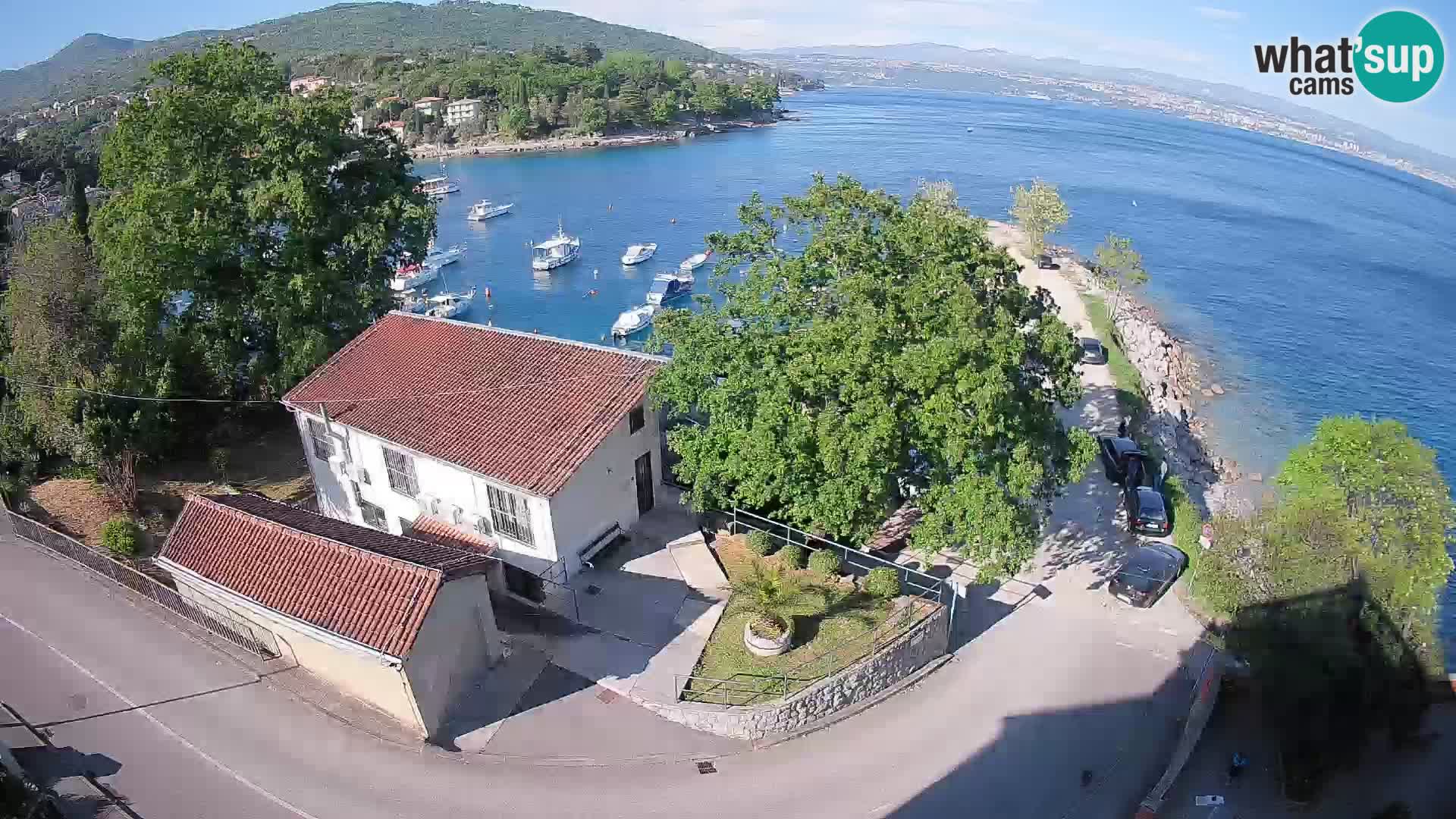 Web kamera luka Ika – Pogled uživo na luku i svjetla Opatije