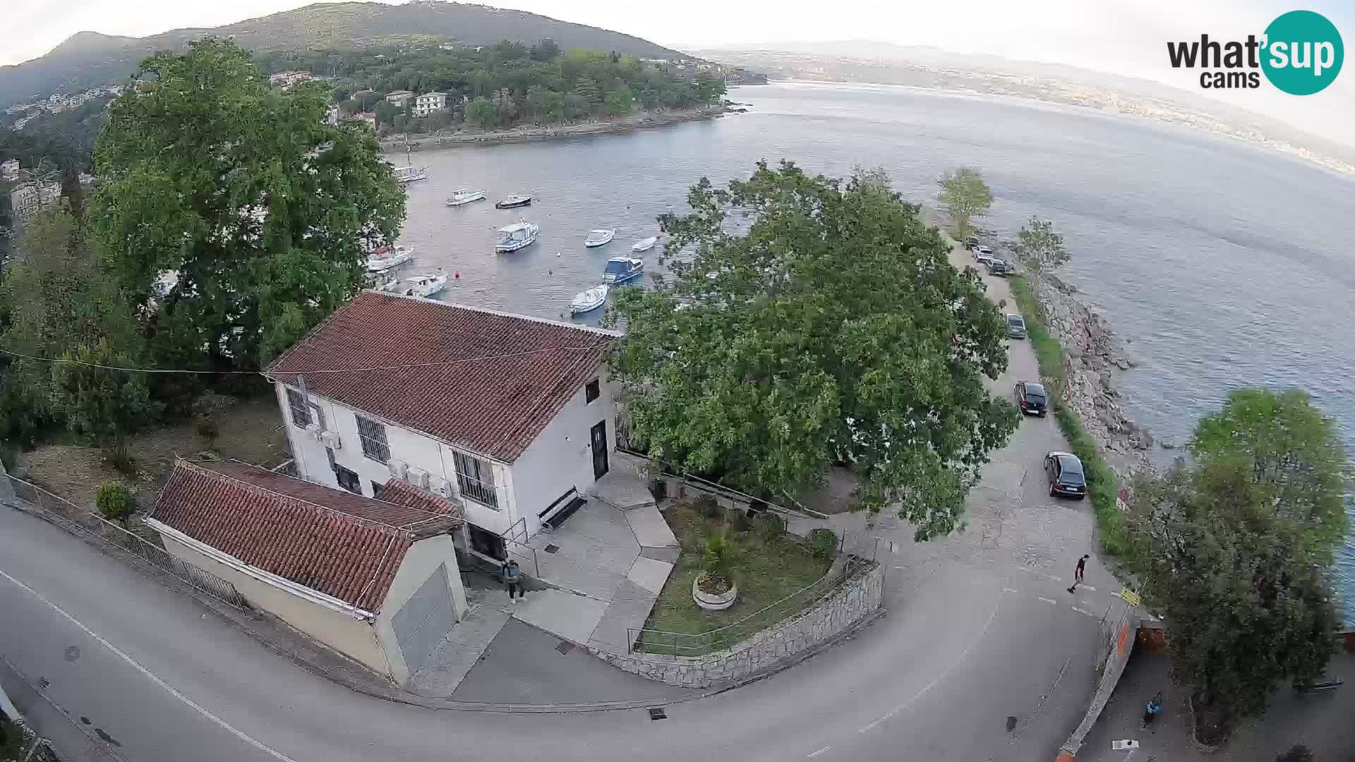 Web kamera luka Ika – Pogled uživo na luku i svjetla Opatije