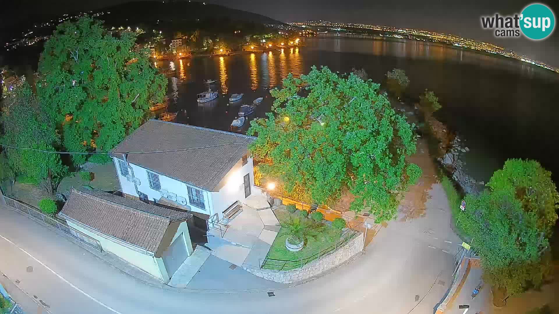 Ika Harbor Webcam – LIVE View of the Harbor and Opatija Lights