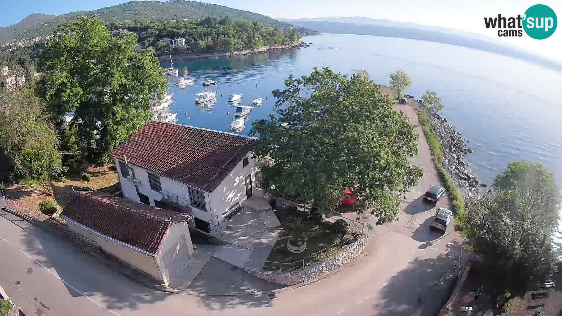 Web kamera luka Ika – Pogled uživo na luku i svjetla Opatije