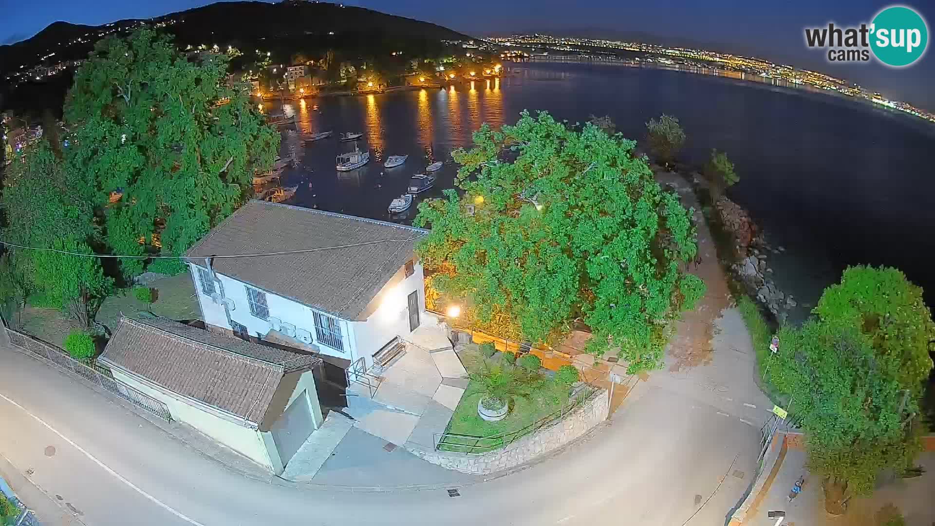 Ika Harbor Webcam – LIVE View of the Harbor and Opatija Lights