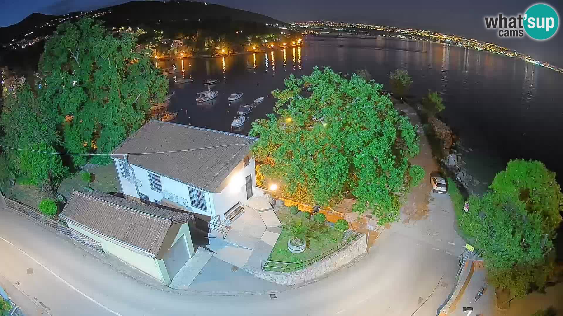 Ika Harbor Webcam – LIVE View of the Harbor and Opatija Lights