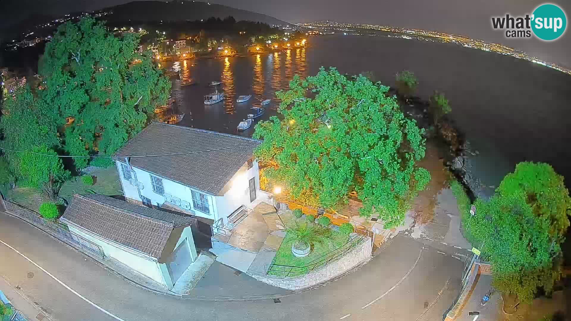 Ika Harbor Webcam – LIVE View of the Harbor and Opatija Lights