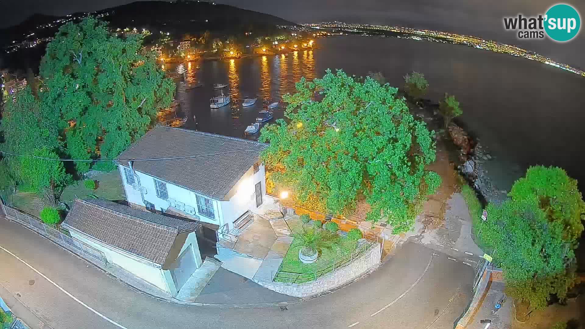Ika Harbor Webcam – LIVE View of the Harbor and Opatija Lights