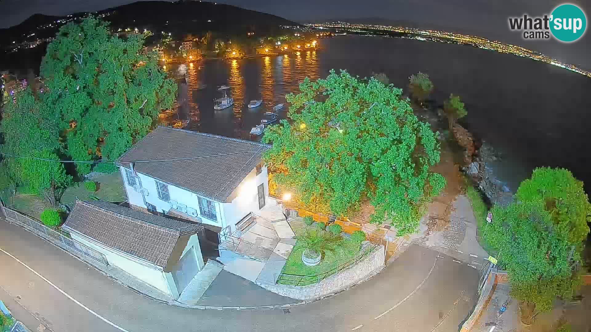 Ika Harbor Webcam – LIVE View of the Harbor and Opatija Lights
