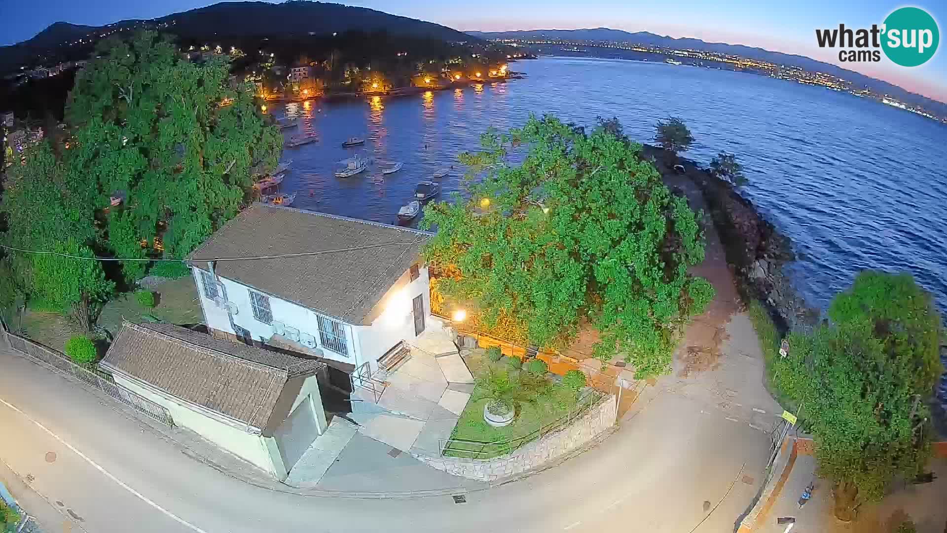 Ika Harbor Webcam – LIVE View of the Harbor and Opatija Lights