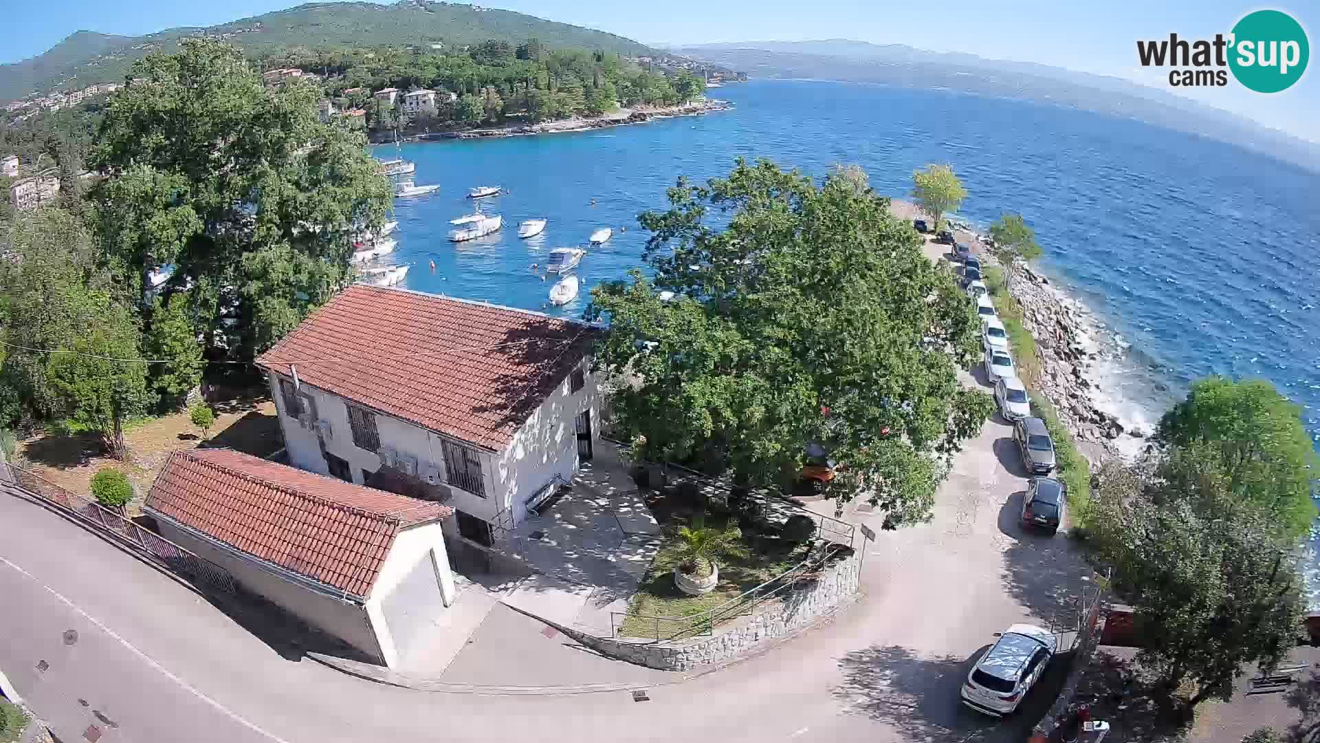 Spletna kamera pristanišče Ika – Pogled v živo na pristanišče in luči Opatije