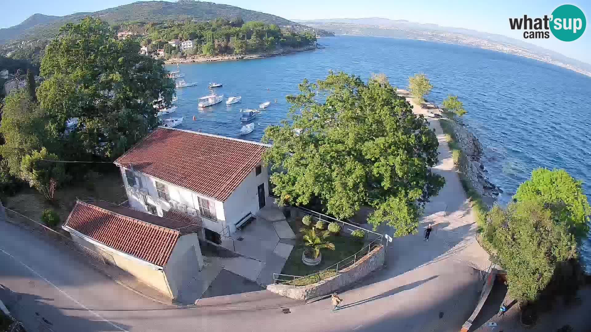 Web kamera luka Ika – Pogled uživo na luku i svjetla Opatije