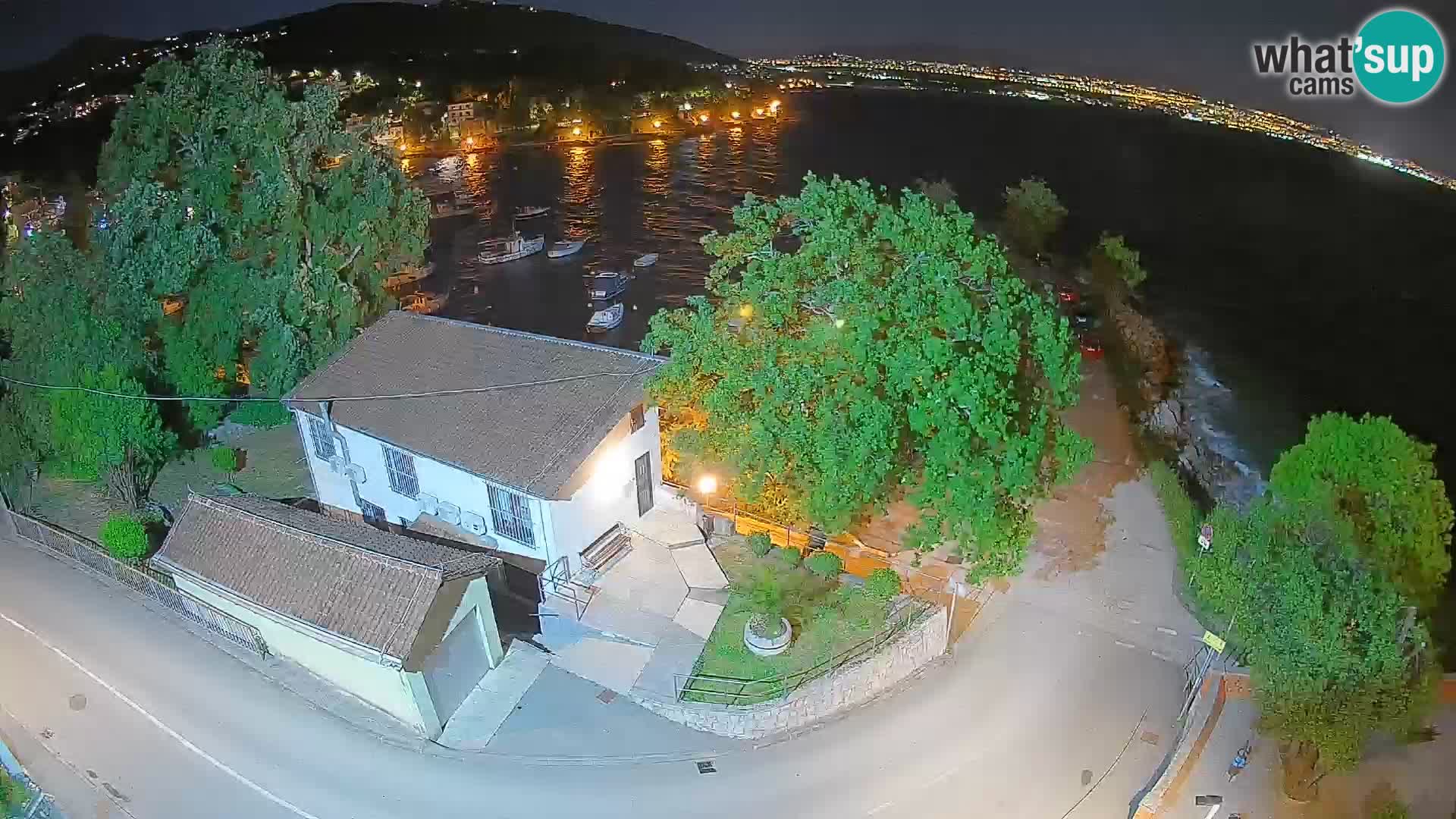 Ika Harbor Webcam – LIVE View of the Harbor and Opatija Lights