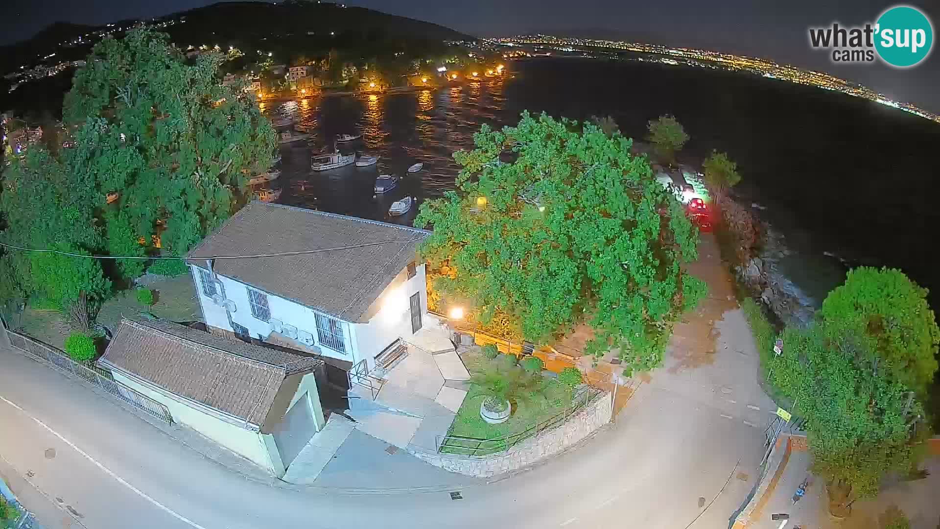 Ika Harbor Webcam – LIVE View of the Harbor and Opatija Lights
