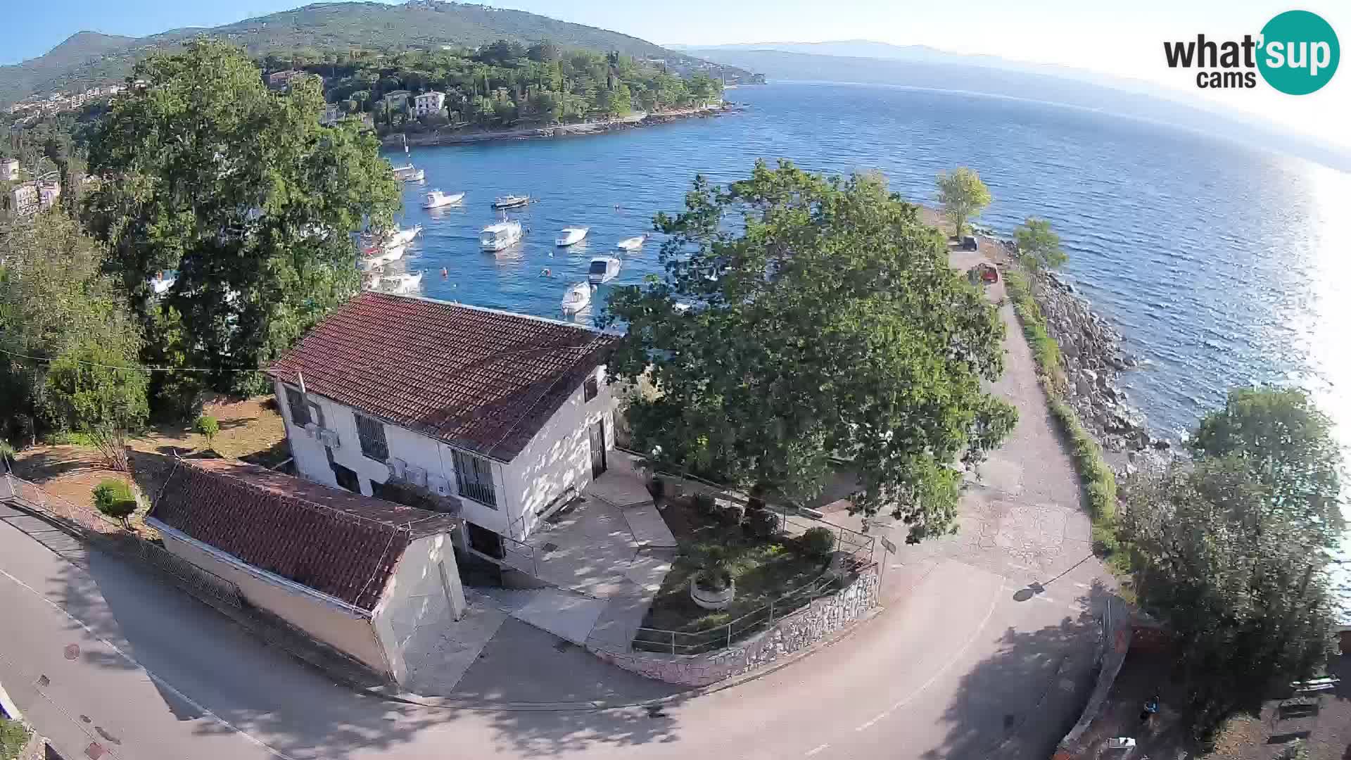 Spletna kamera pristanišče Ika – Pogled v živo na pristanišče in luči Opatije