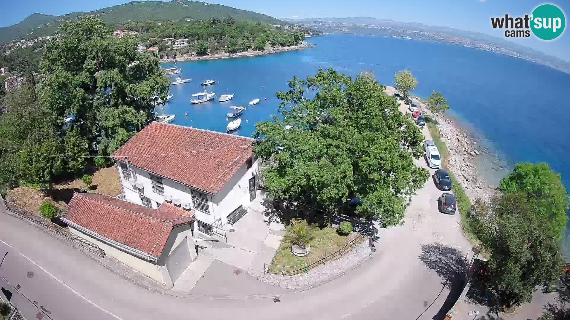 Web kamera luka Ika – Pogled uživo na luku i svjetla Opatije