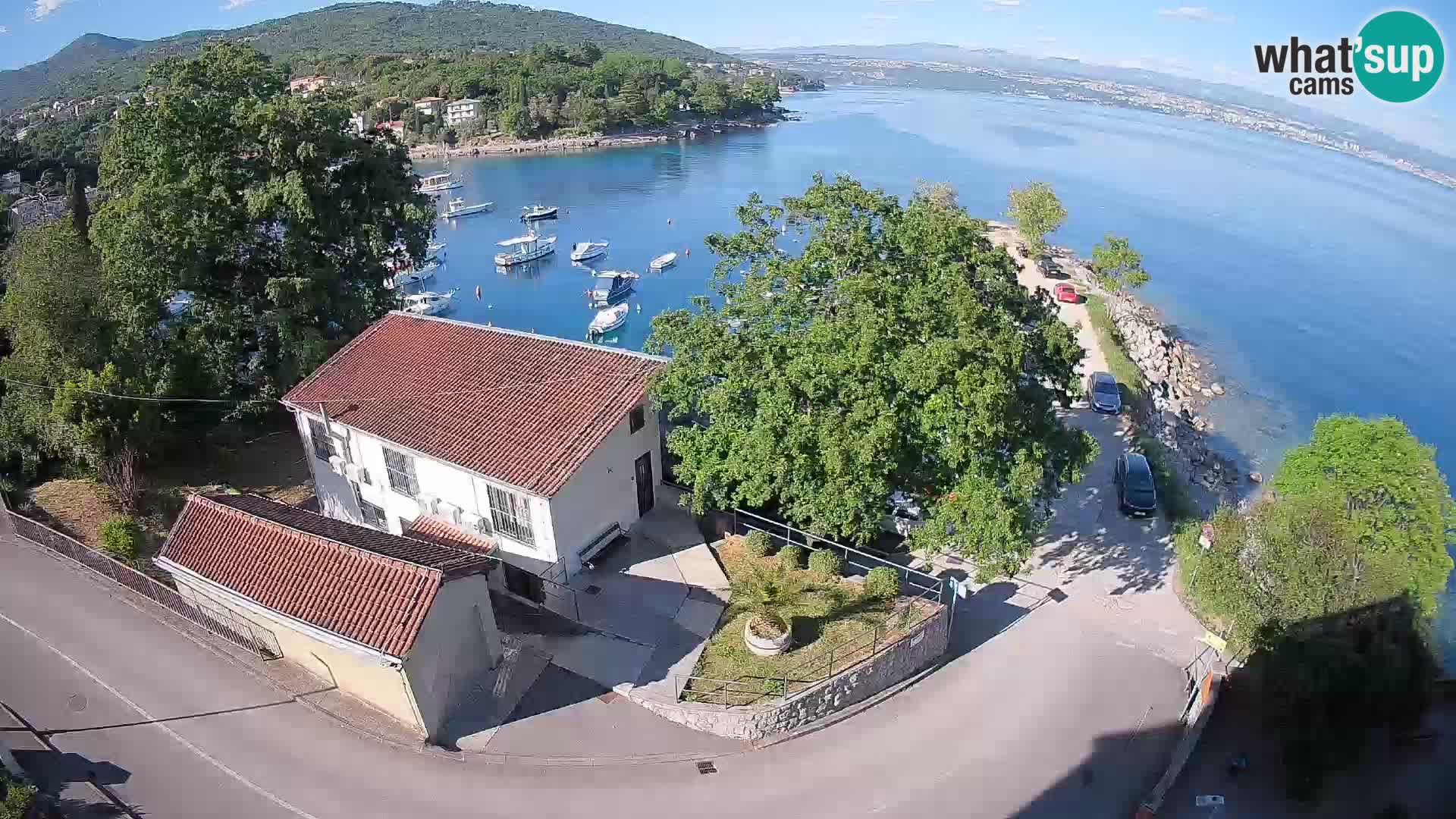 Web kamera luka Ika – Pogled uživo na luku i svjetla Opatije