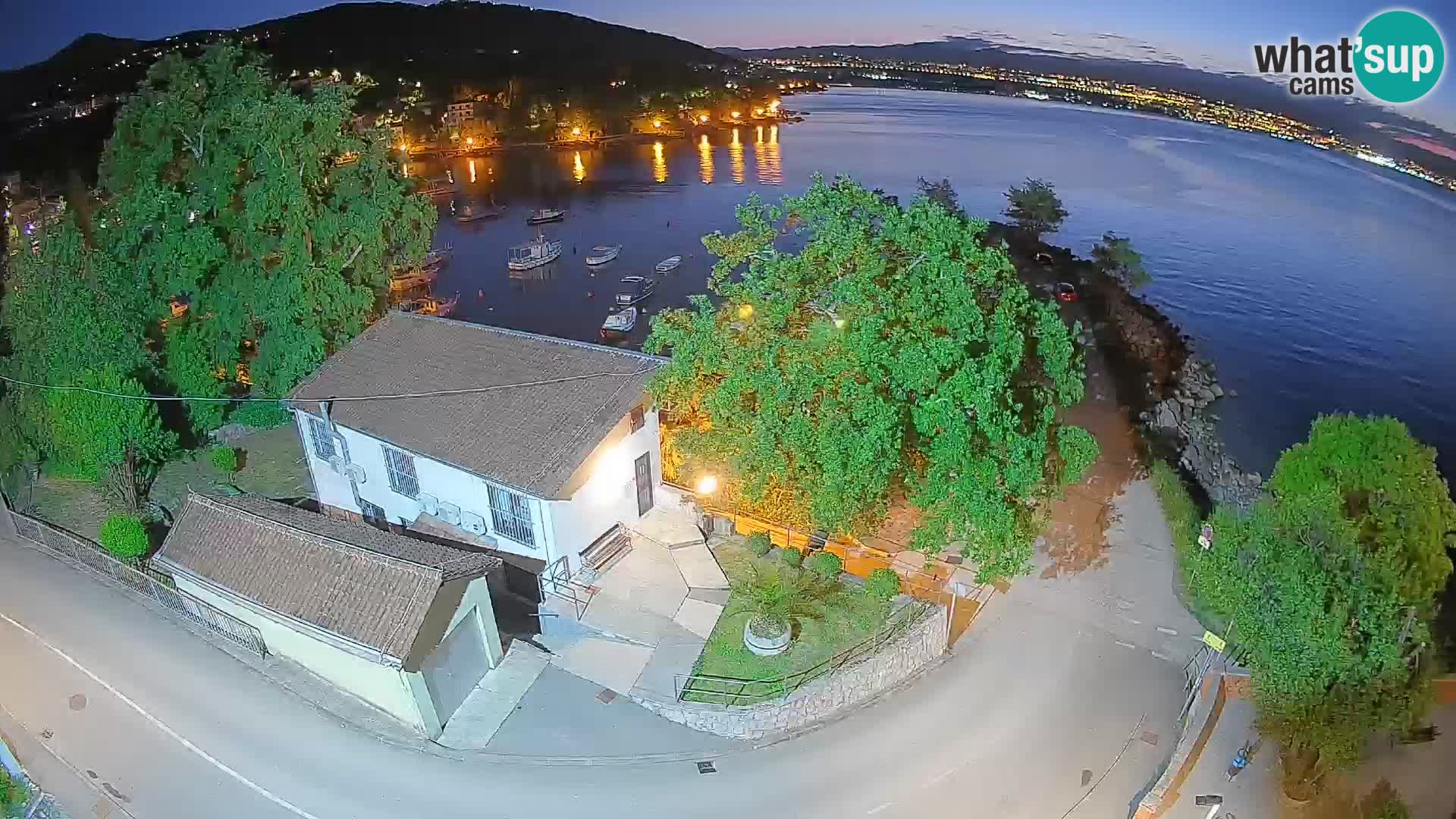 Ika Harbor Webcam – LIVE View of the Harbor and Opatija Lights