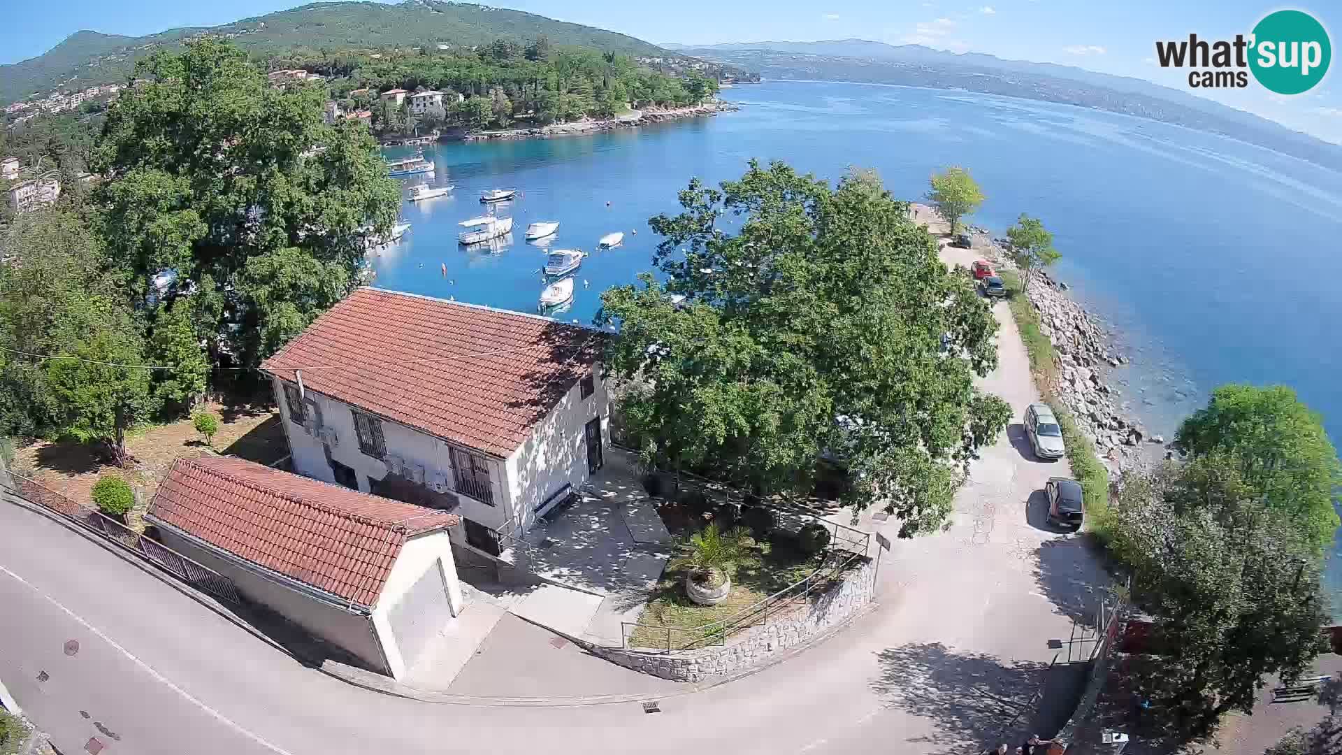 Web kamera luka Ika – Pogled uživo na luku i svjetla Opatije