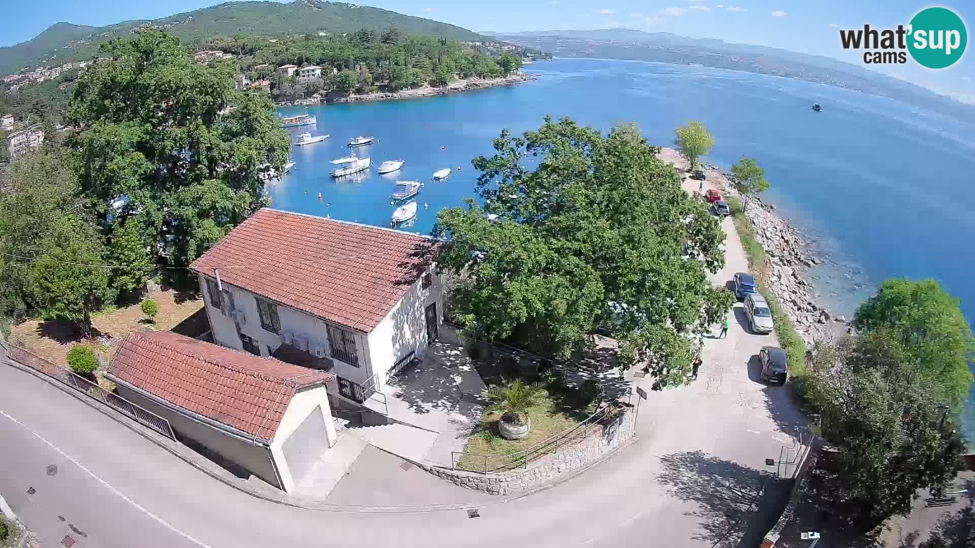 Web kamera luka Ika – Pogled uživo na luku i svjetla Opatije