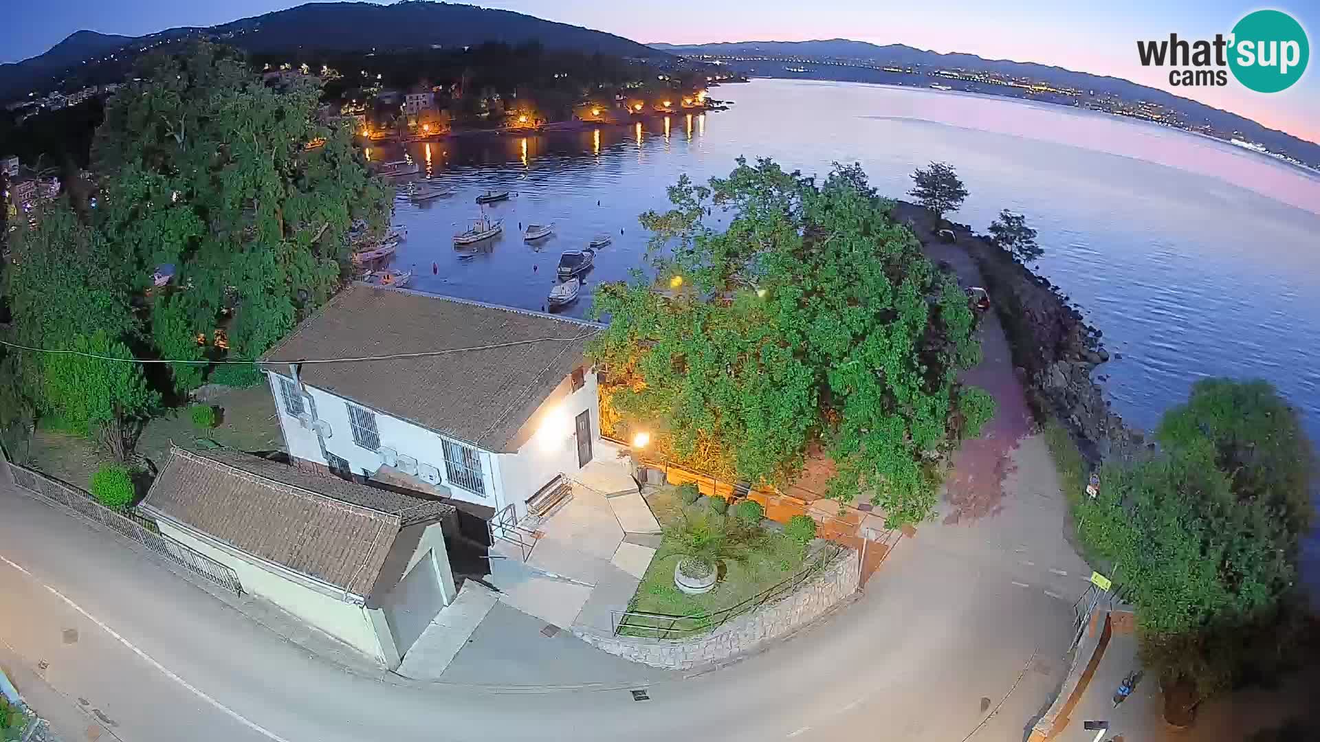Ika Harbor Webcam – LIVE View of the Harbor and Opatija Lights