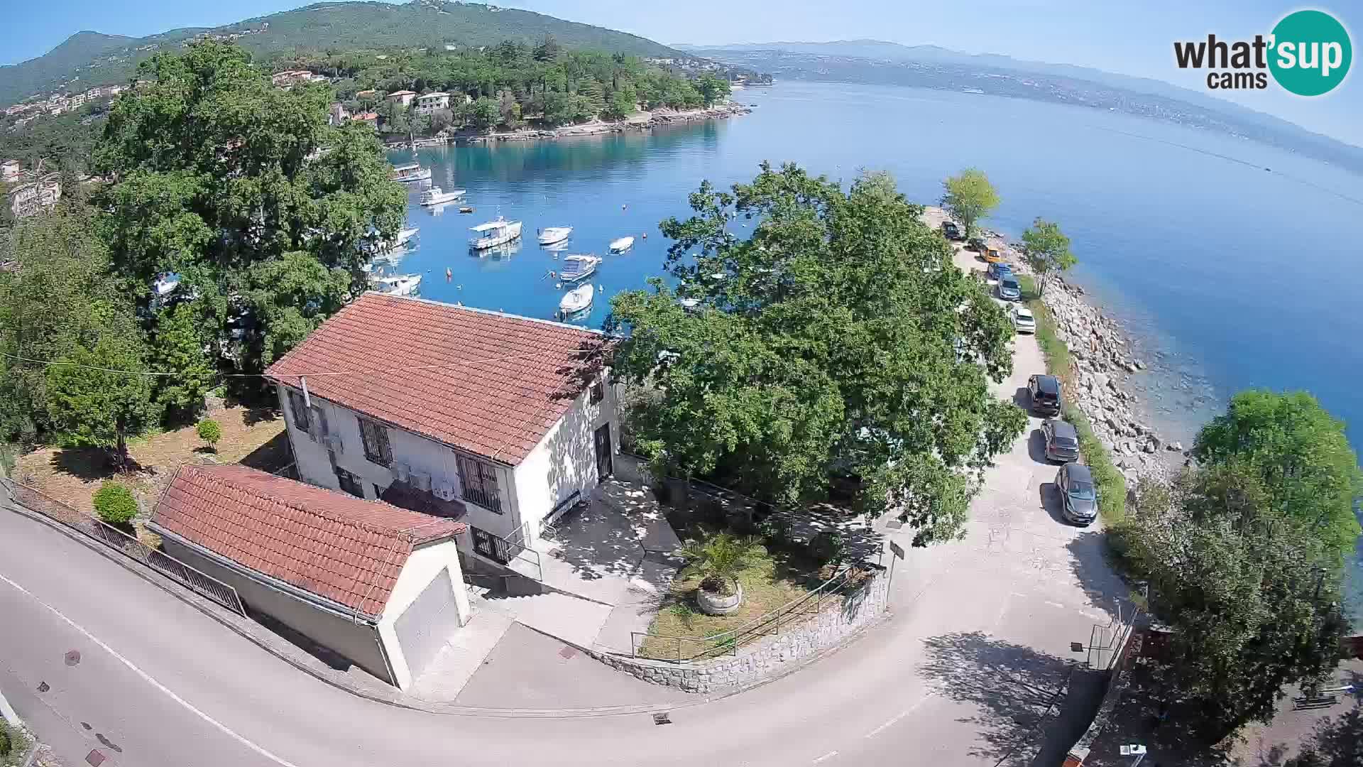 Spletna kamera pristanišče Ika – Pogled v živo na pristanišče in luči Opatije