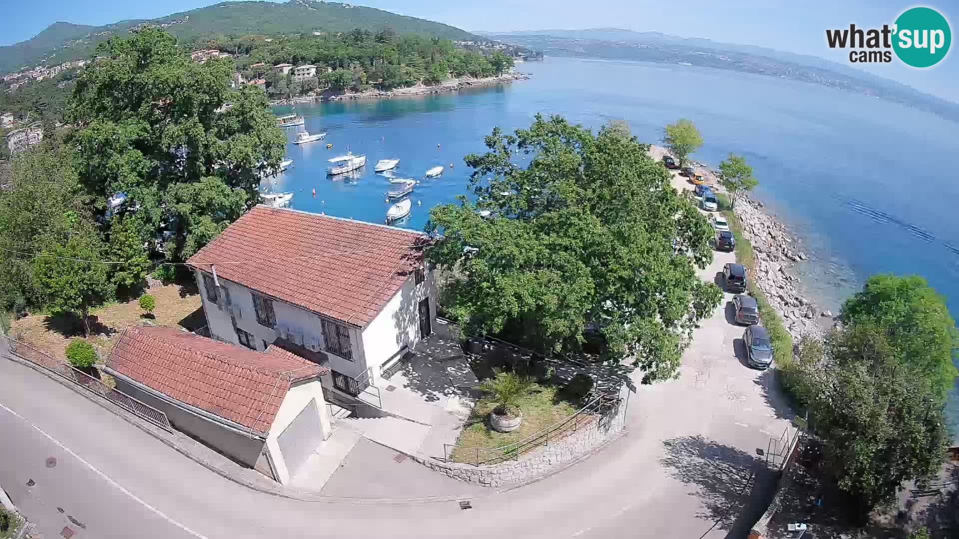 Web kamera luka Ika – Pogled uživo na luku i svjetla Opatije