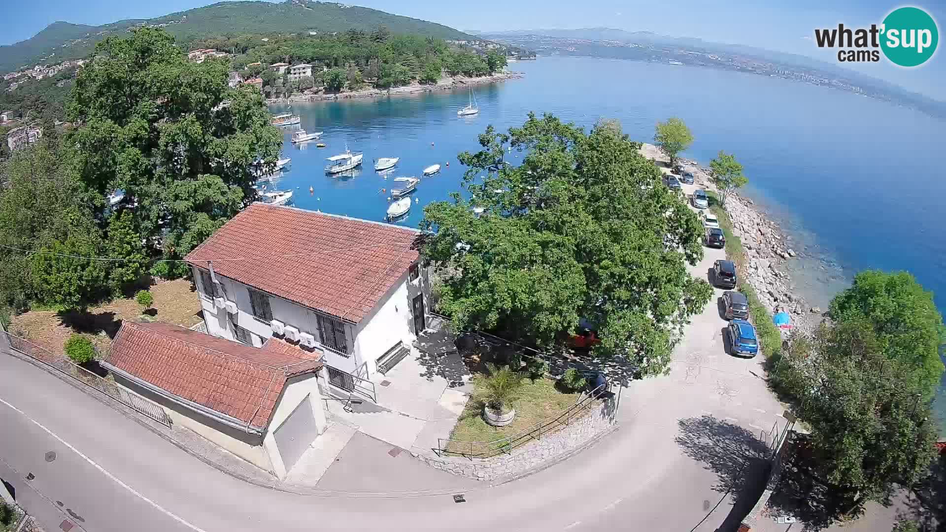 Web kamera luka Ika – Pogled uživo na luku i svjetla Opatije