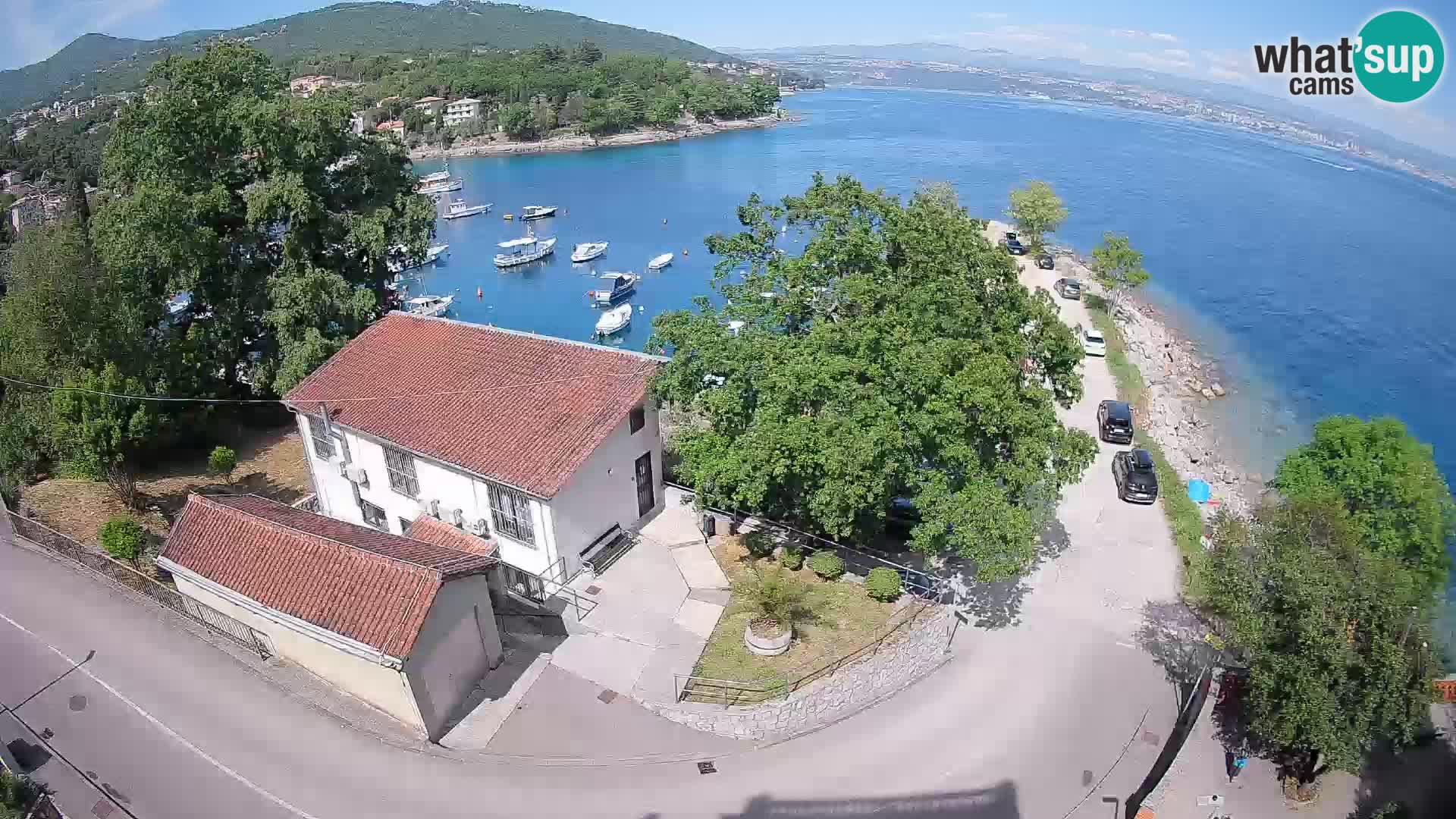 Spletna kamera pristanišče Ika – Pogled v živo na pristanišče in luči Opatije