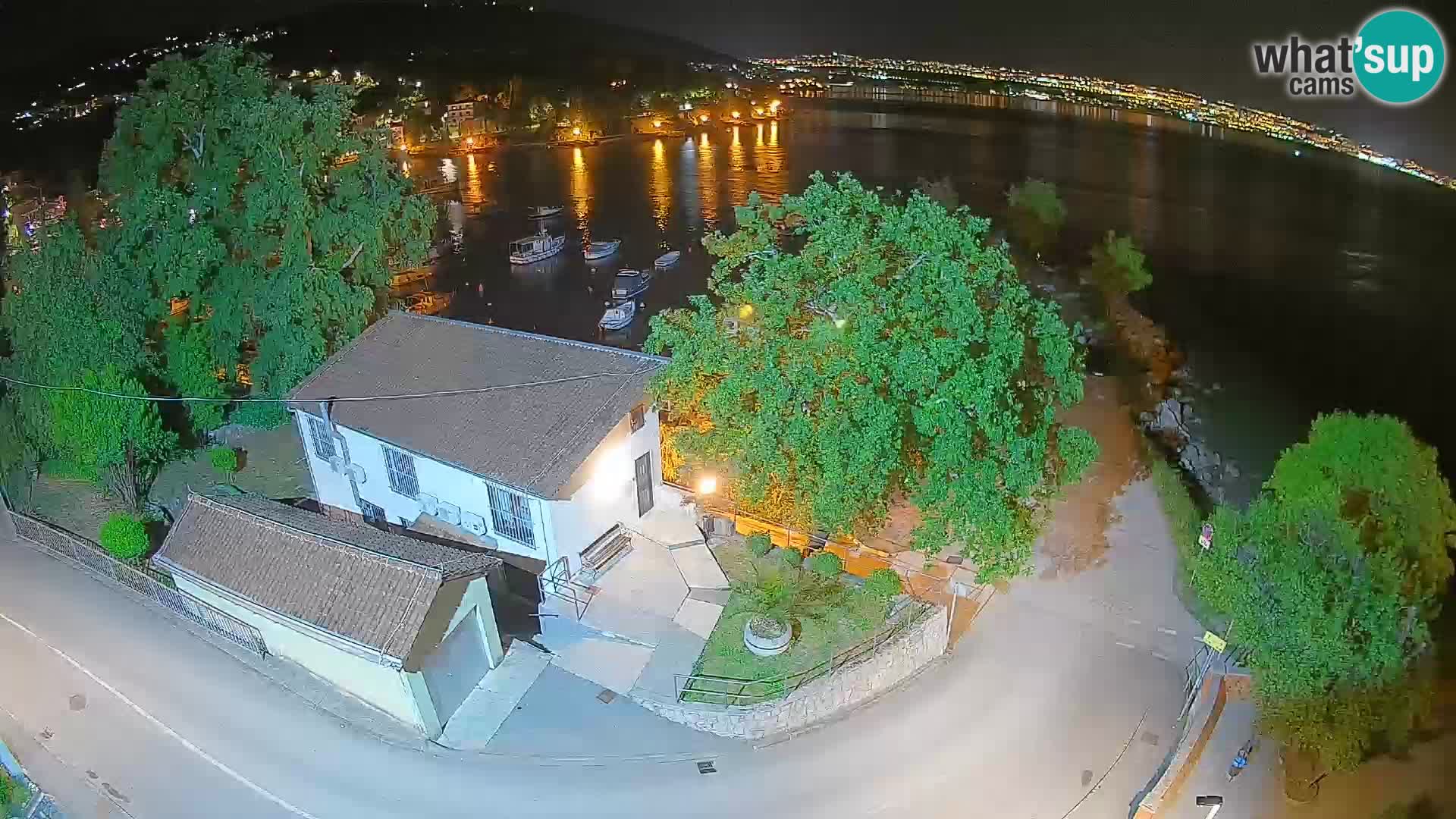 Ika Harbor Webcam – LIVE View of the Harbor and Opatija Lights