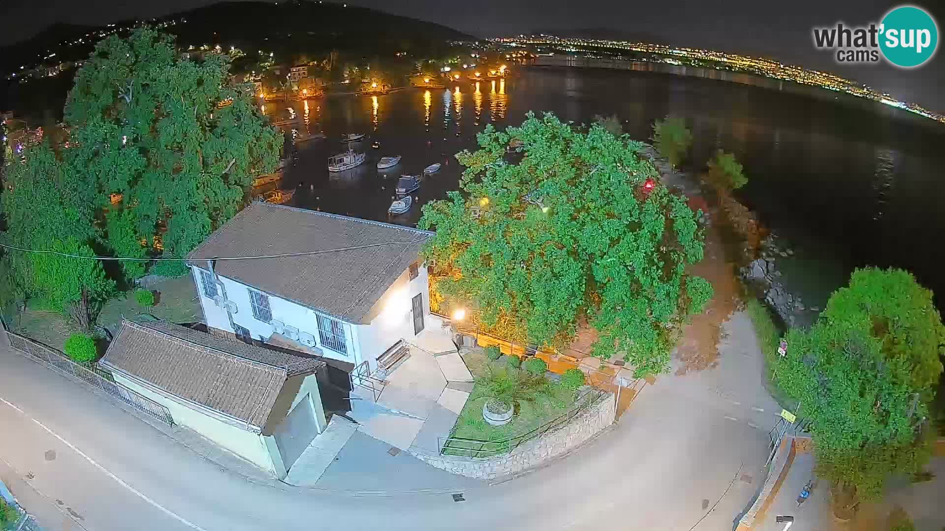 Ika Harbor Webcam – LIVE View of the Harbor and Opatija Lights