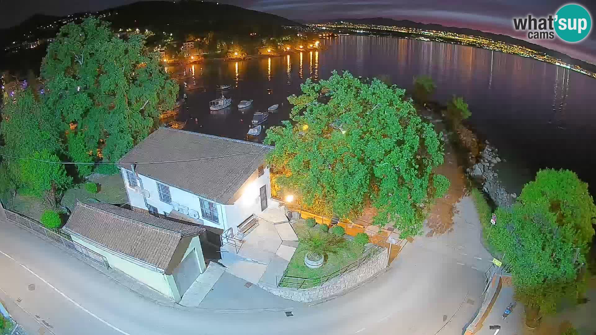 Ika Harbor Webcam – LIVE View of the Harbor and Opatija Lights