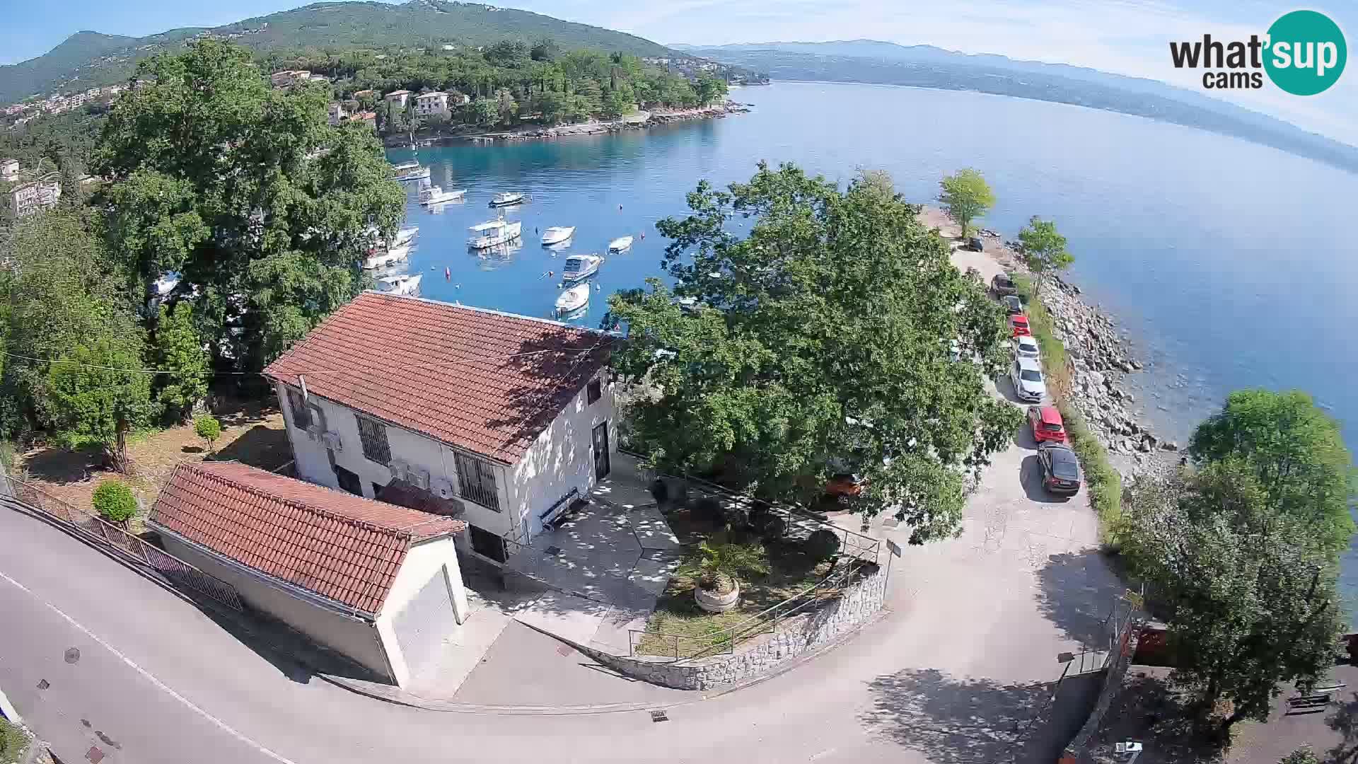 Spletna kamera pristanišče Ika – Pogled v živo na pristanišče in luči Opatije