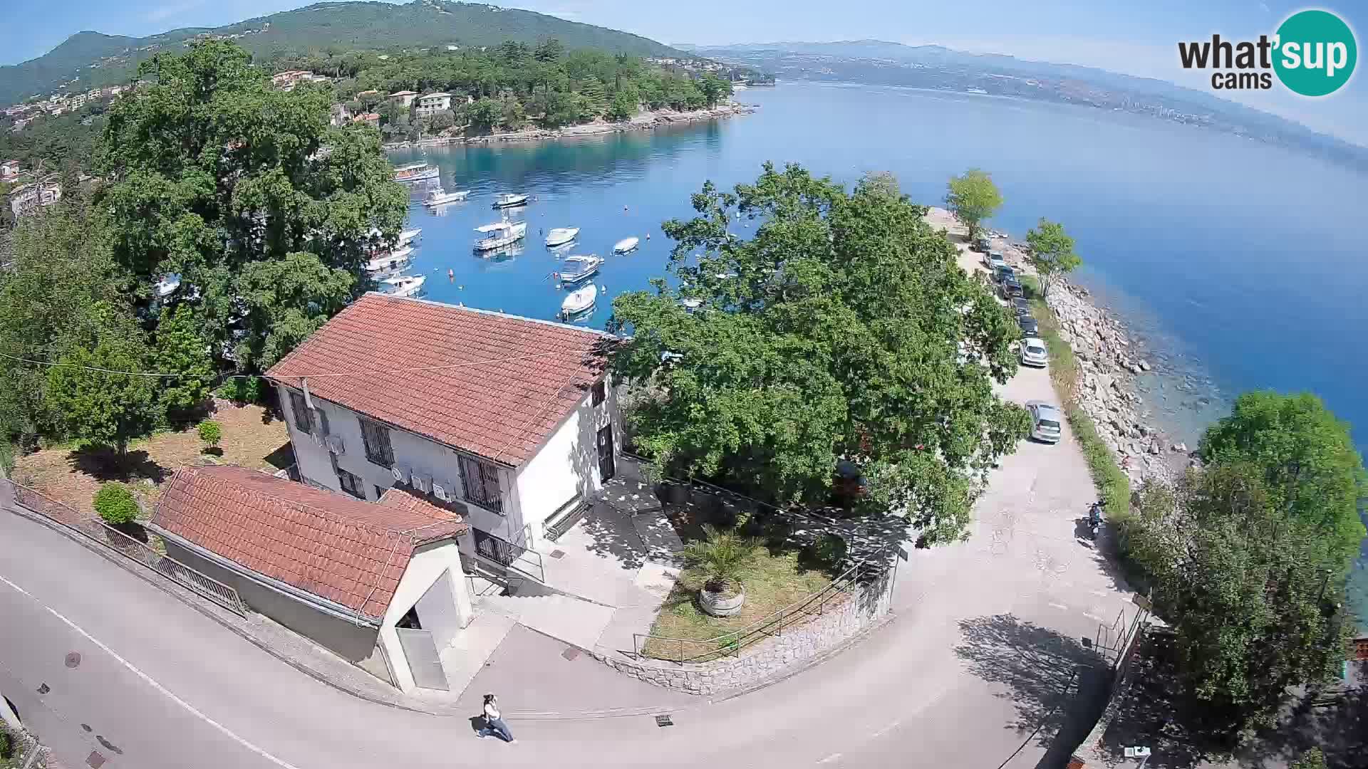 Web kamera luka Ika – Pogled uživo na luku i svjetla Opatije