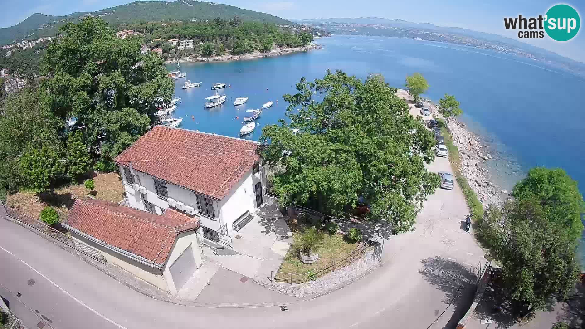 Web kamera luka Ika – Pogled uživo na luku i svjetla Opatije