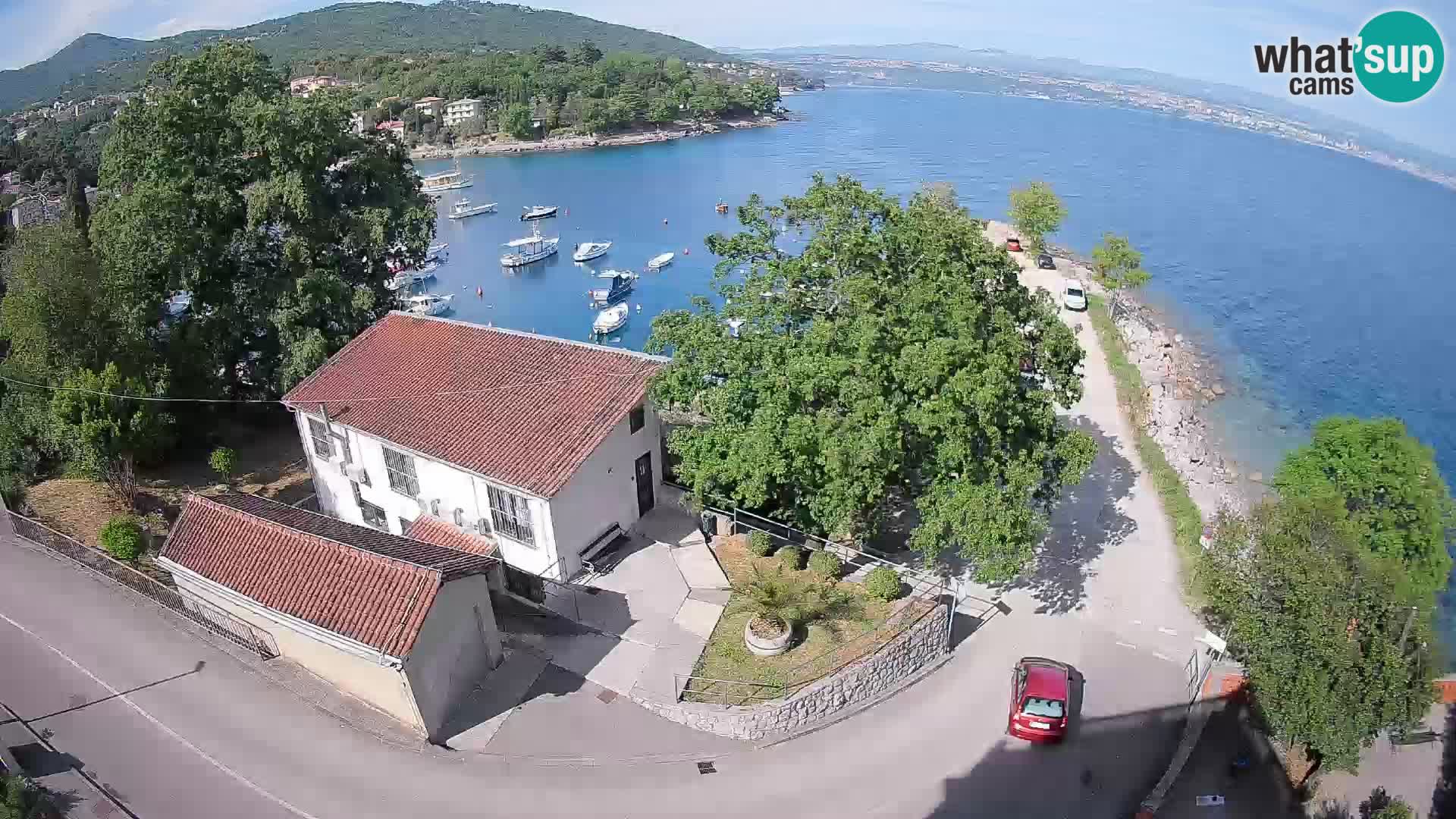 Spletna kamera pristanišče Ika – Pogled v živo na pristanišče in luči Opatije