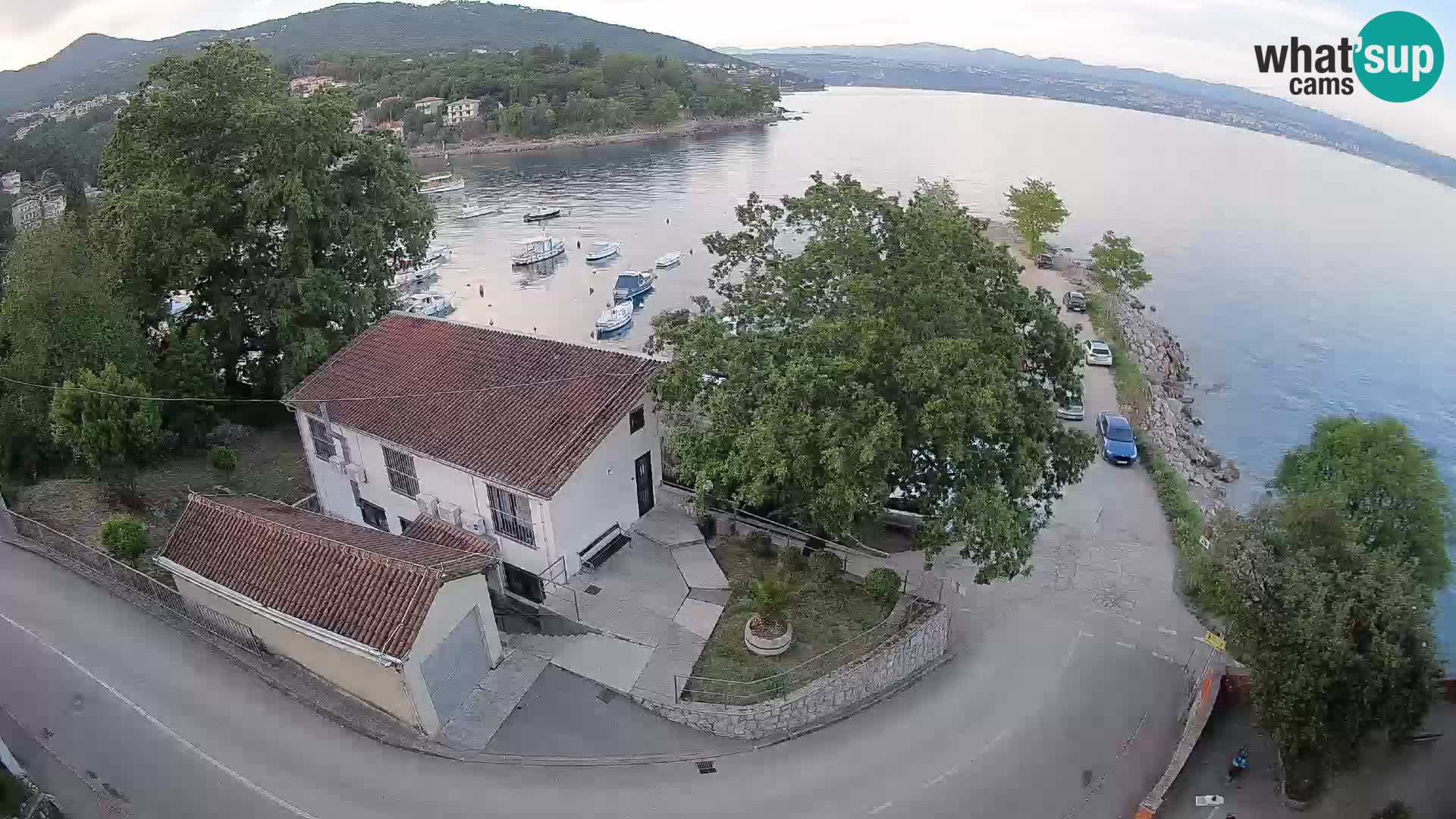 Web kamera luka Ika – Pogled uživo na luku i svjetla Opatije