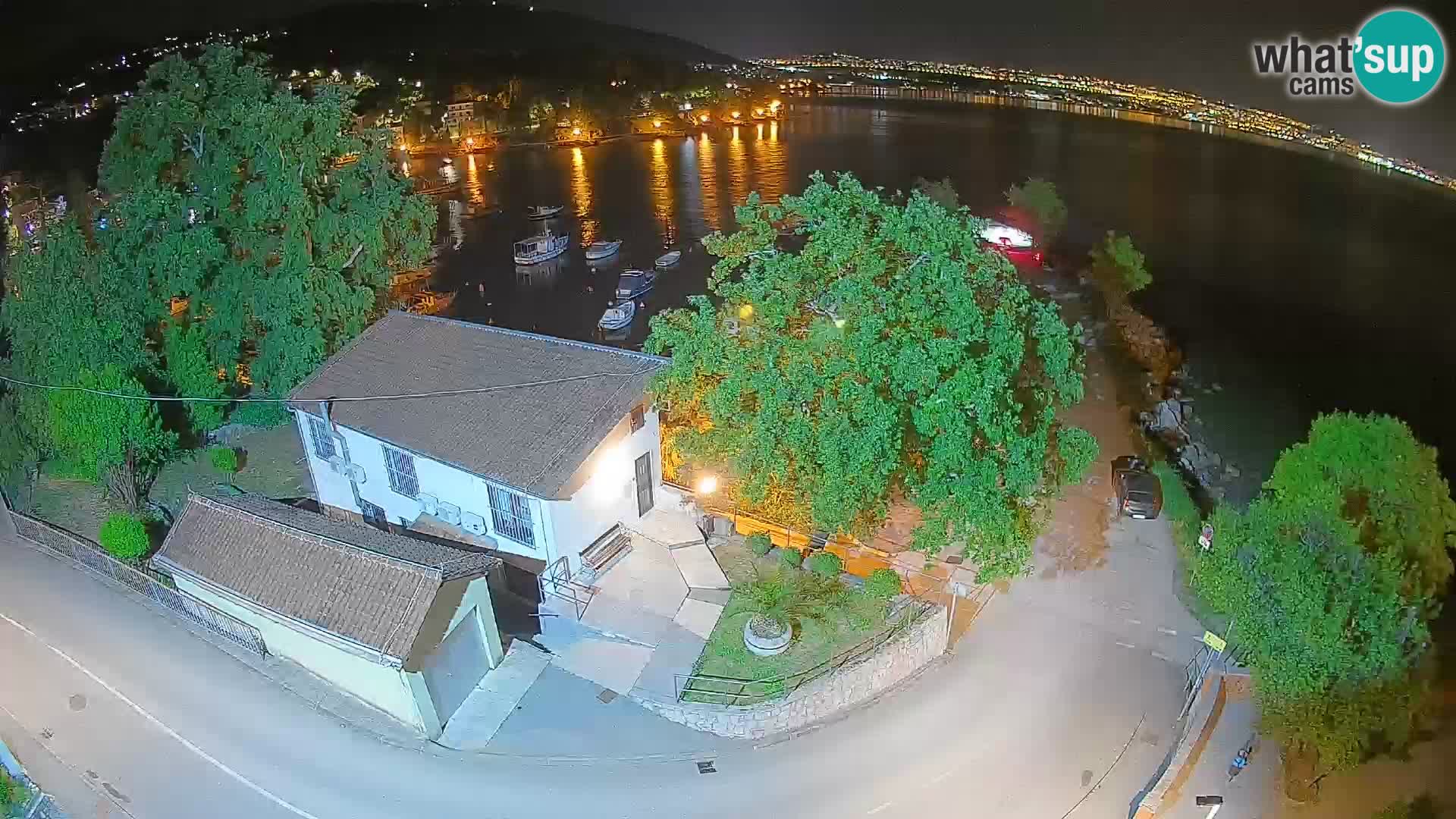 Ika Harbor Webcam – LIVE View of the Harbor and Opatija Lights