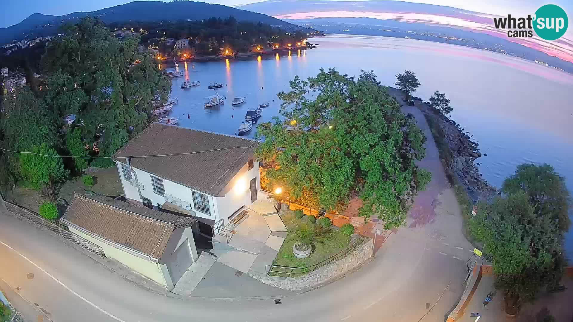 Ika Harbor Webcam – LIVE View of the Harbor and Opatija Lights