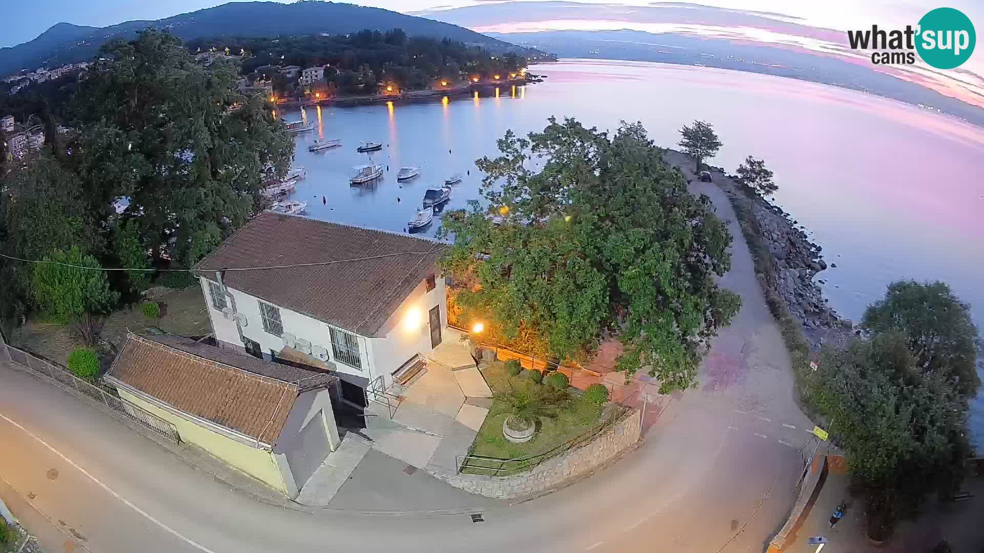Ika Harbor Webcam – LIVE View of the Harbor and Opatija Lights