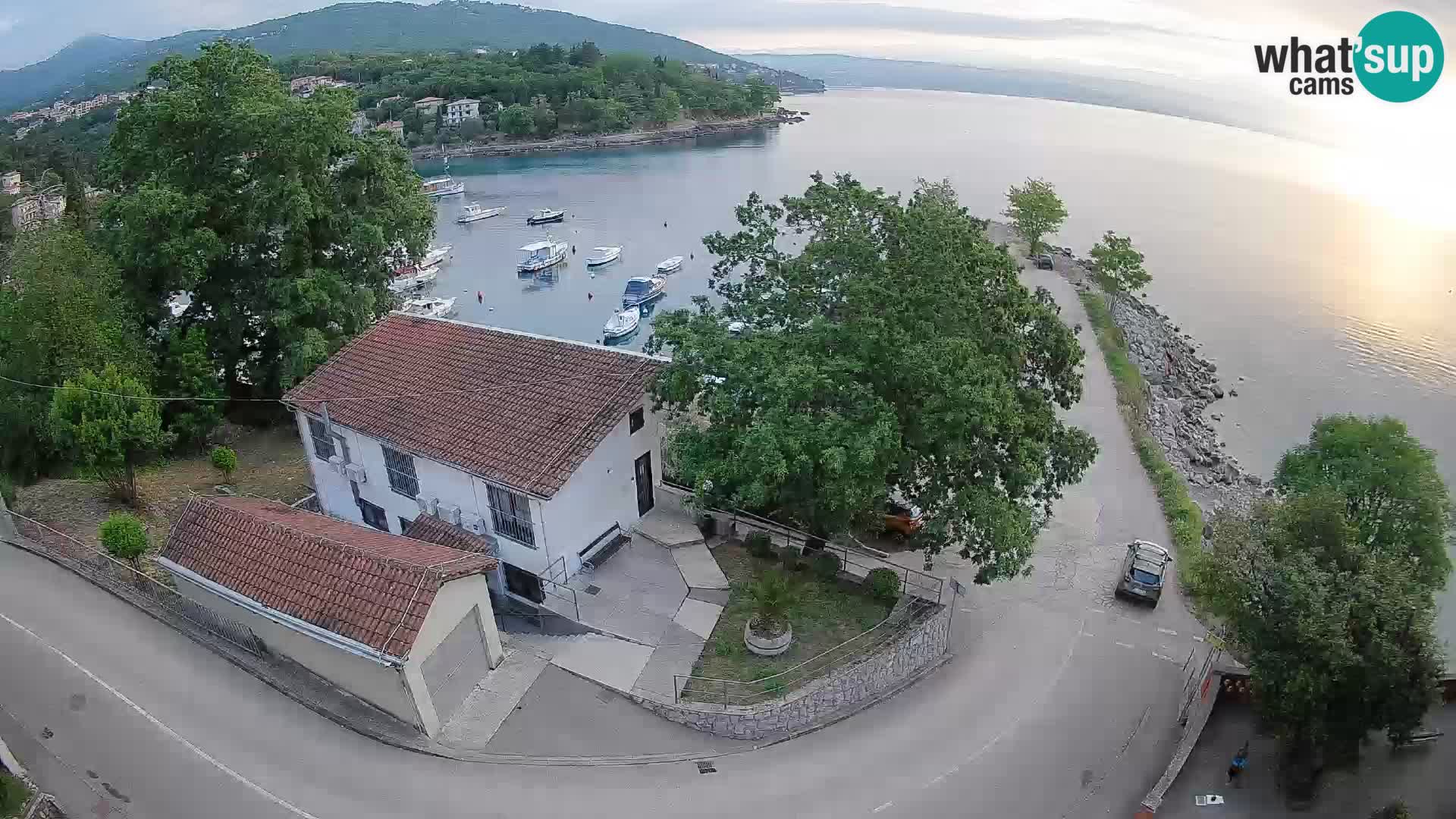 Ika Harbor Webcam – LIVE View of the Harbor and Opatija Lights