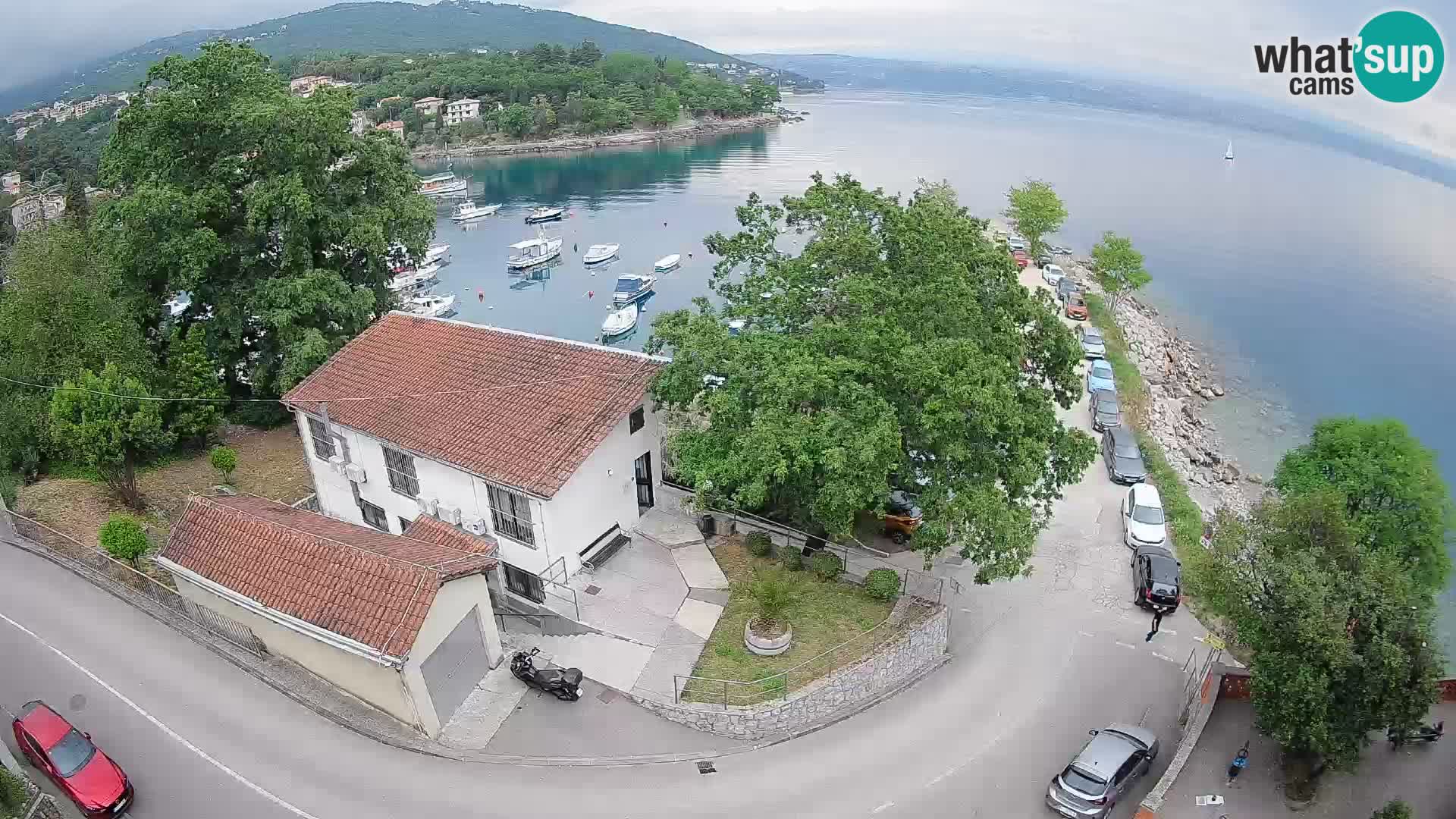 Web kamera luka Ika – Pogled uživo na luku i svjetla Opatije