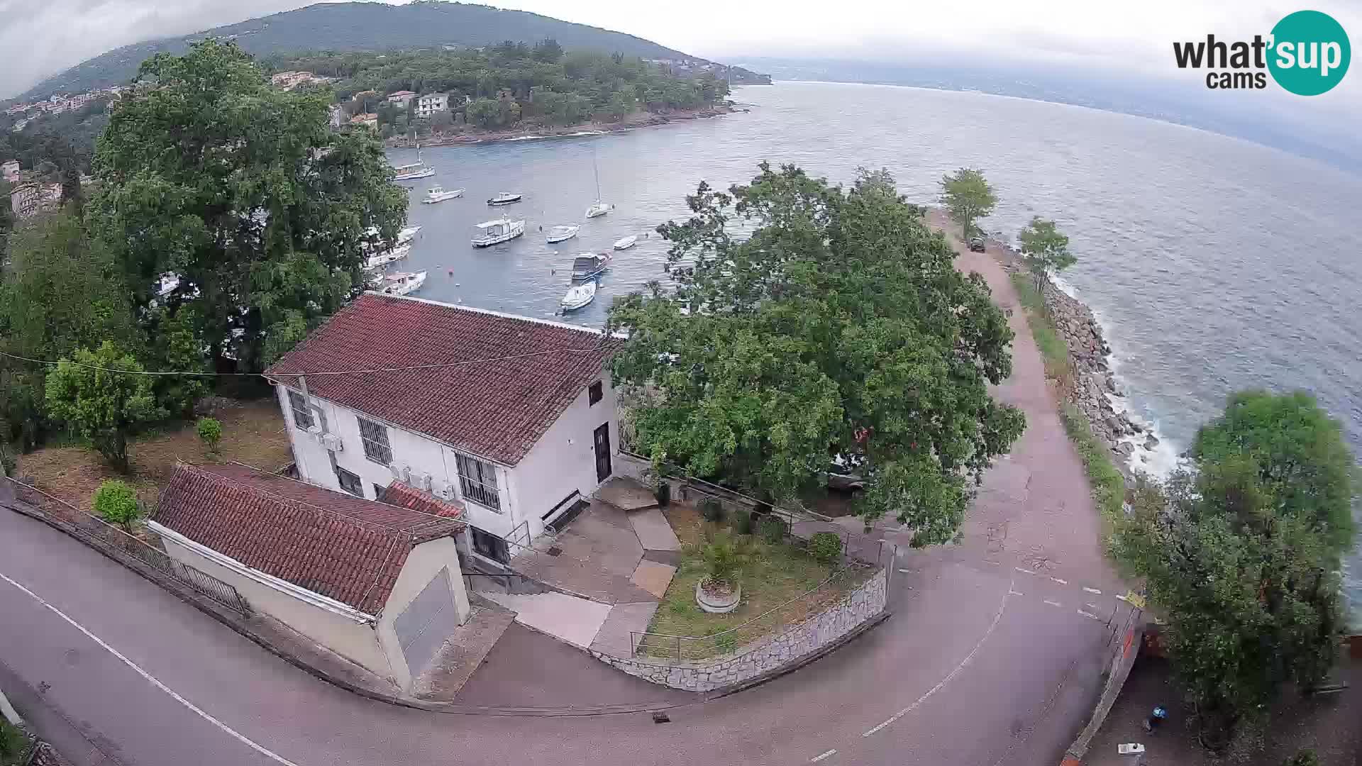 Web kamera luka Ika – Pogled uživo na luku i svjetla Opatije