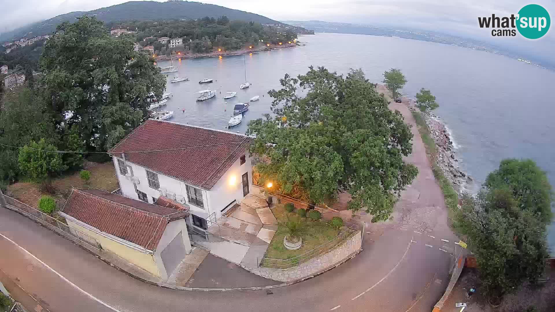 Ika Harbor Webcam – LIVE View of the Harbor and Opatija Lights