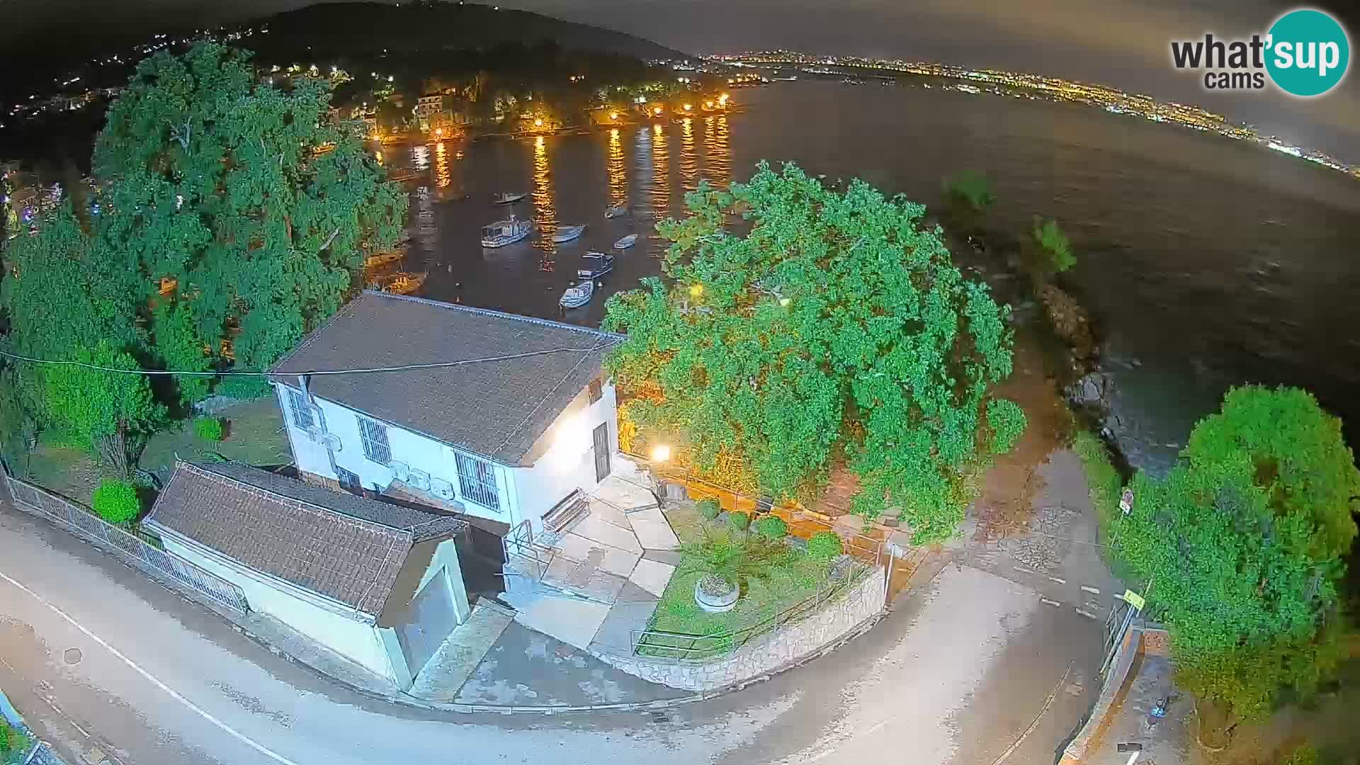 Ika Harbor Webcam – LIVE View of the Harbor and Opatija Lights