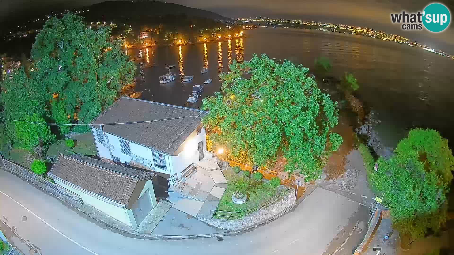 Ika Harbor Webcam – LIVE View of the Harbor and Opatija Lights