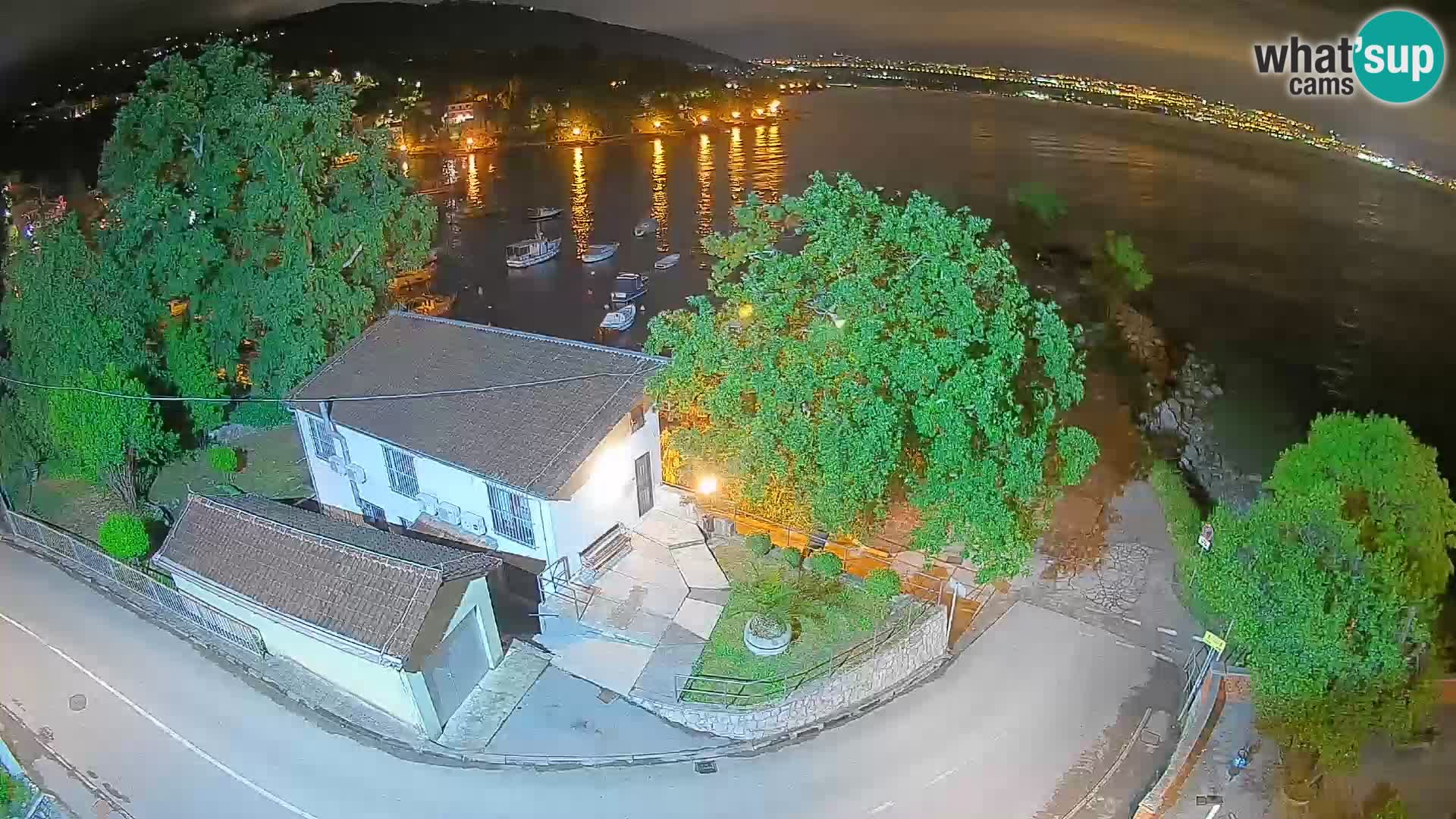 Ika Harbor Webcam – LIVE View of the Harbor and Opatija Lights