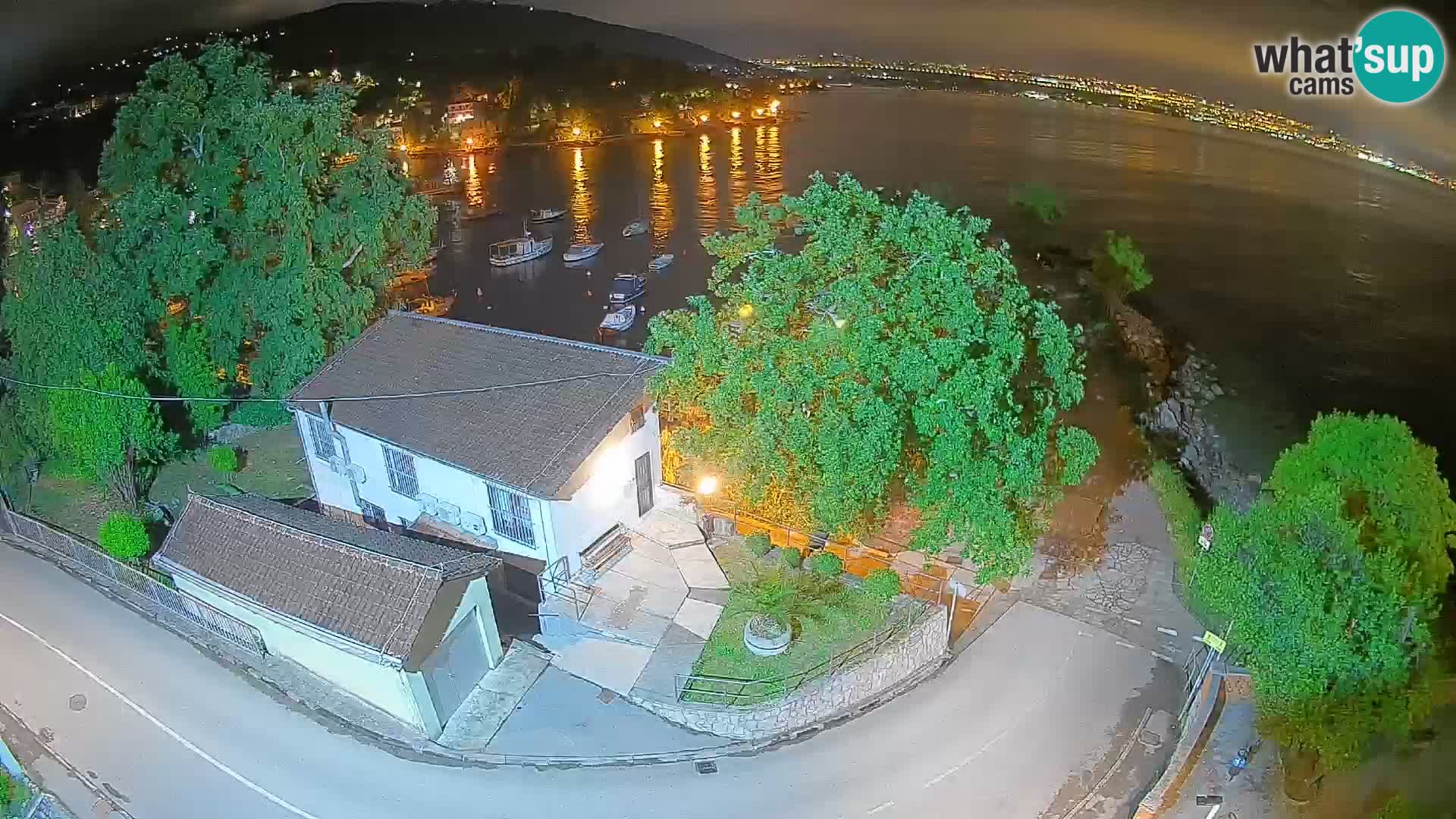 Ika Harbor Webcam – LIVE View of the Harbor and Opatija Lights