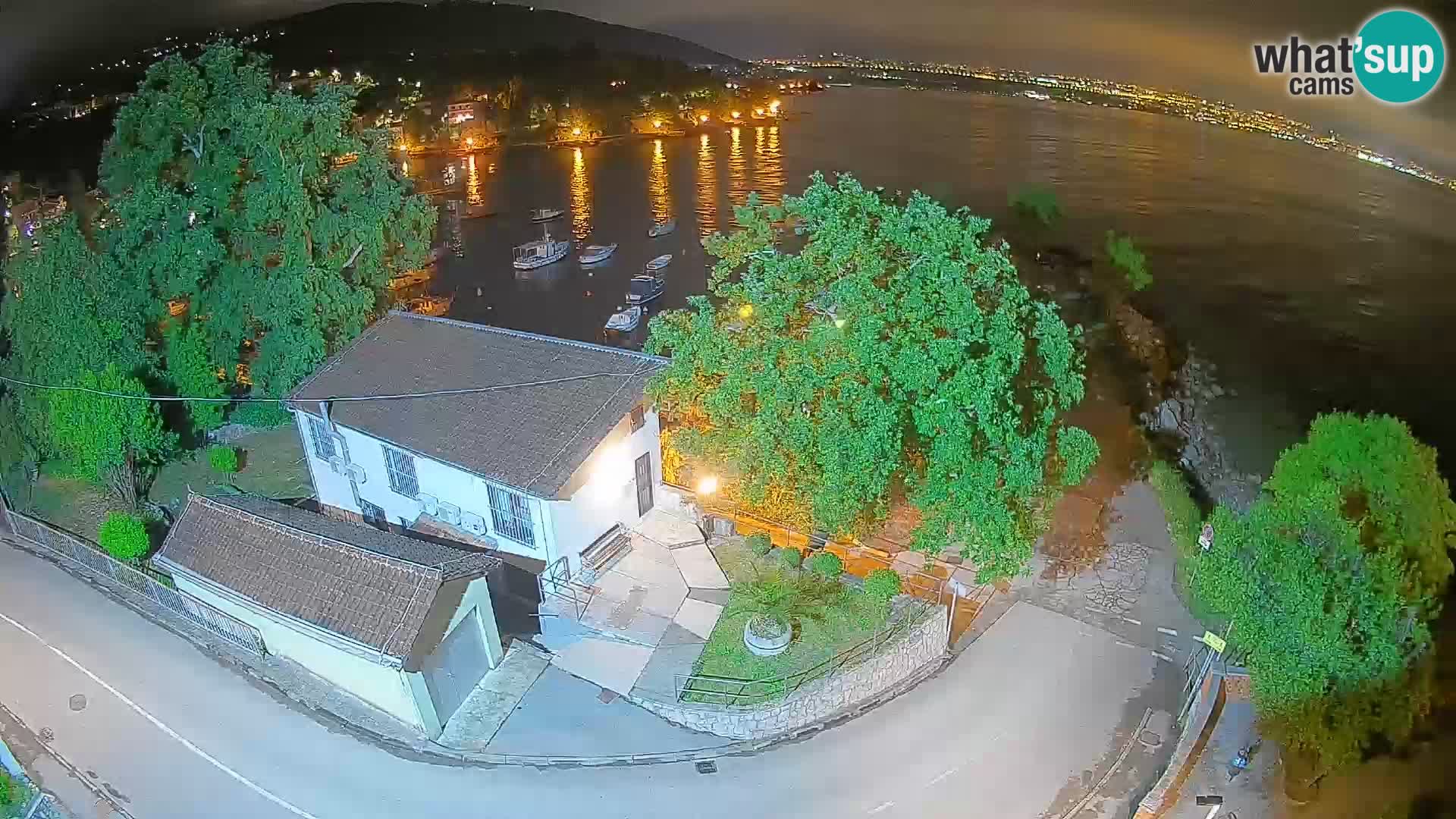 Ika Harbor Webcam – LIVE View of the Harbor and Opatija Lights