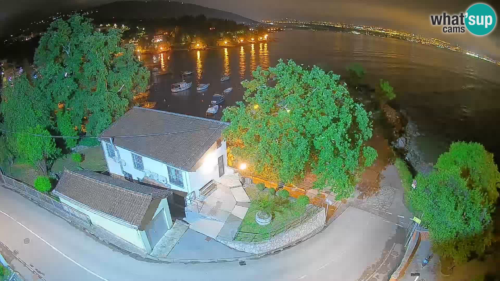 Ika Harbor Webcam – LIVE View of the Harbor and Opatija Lights