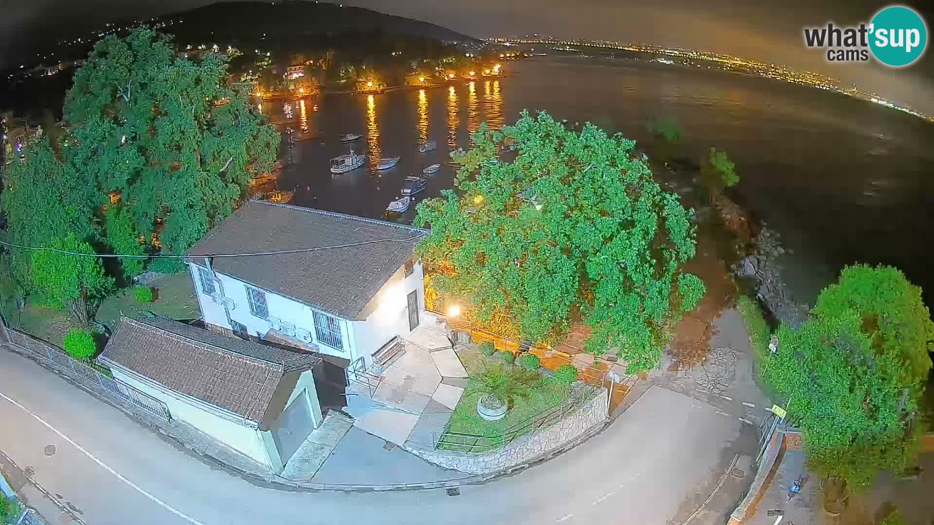 Ika Harbor Webcam – LIVE View of the Harbor and Opatija Lights