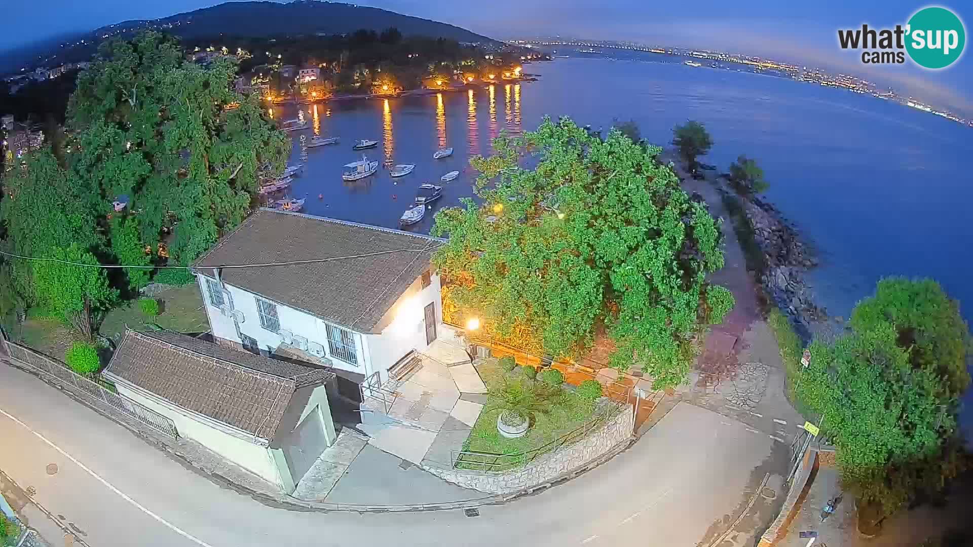 Ika Harbor Webcam – LIVE View of the Harbor and Opatija Lights